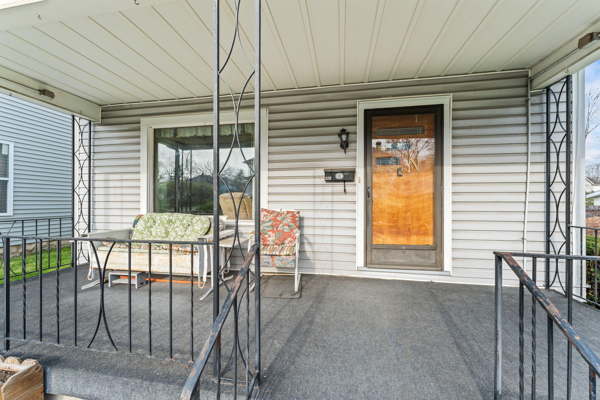 329 S Western Avenue Property Photo 4