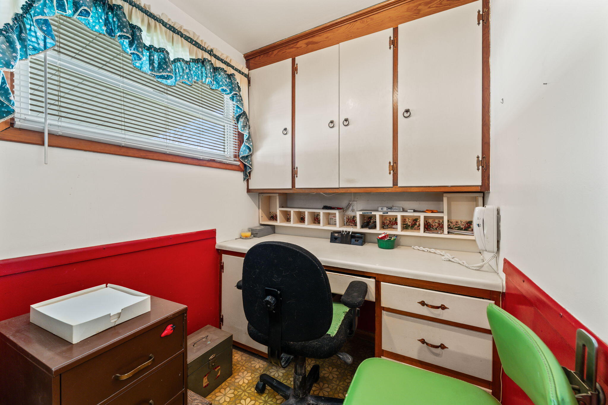 329 S Western Avenue Property Photo 15