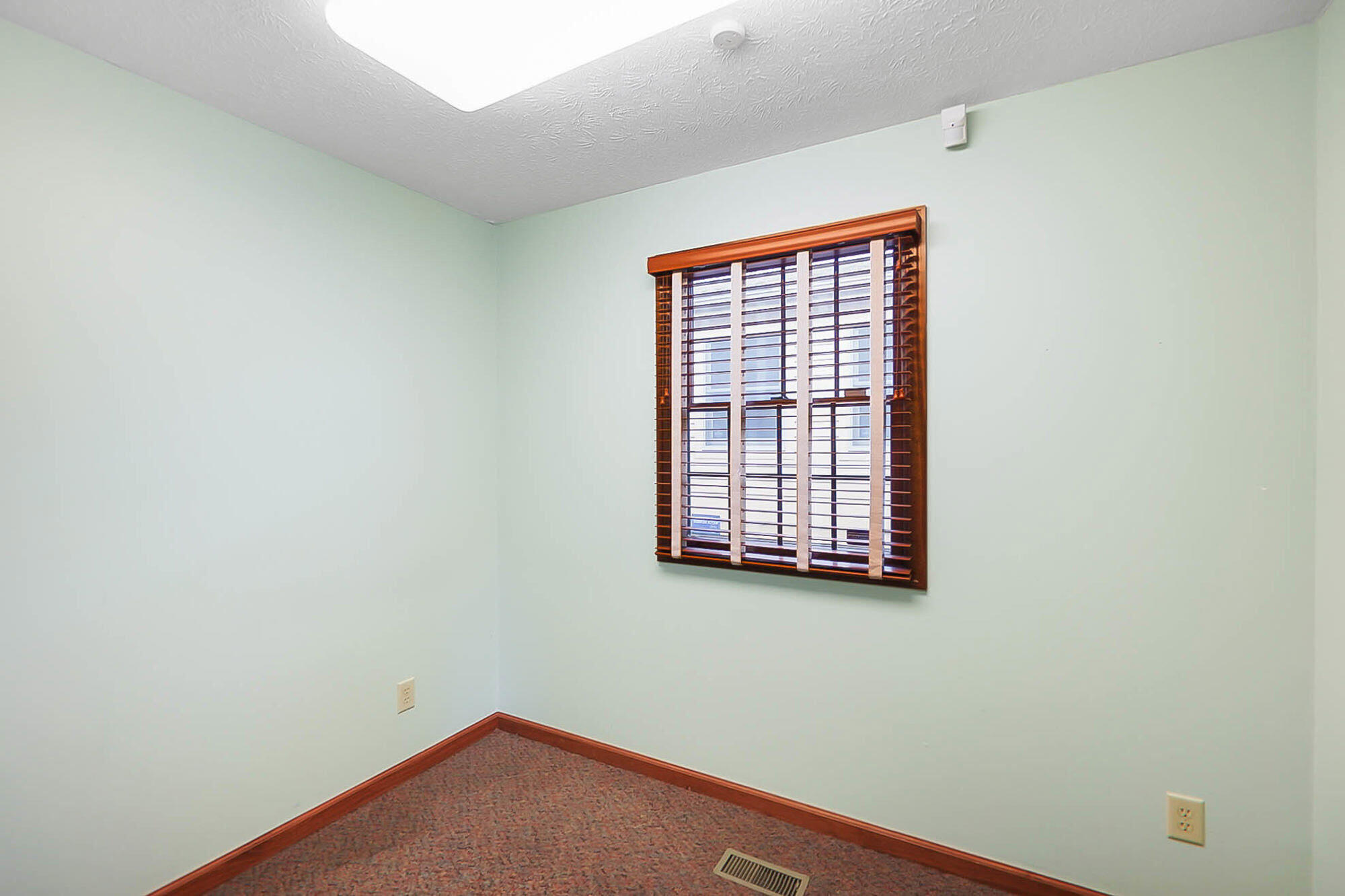 860 E Franklin Street Unit D Property Photo 15
