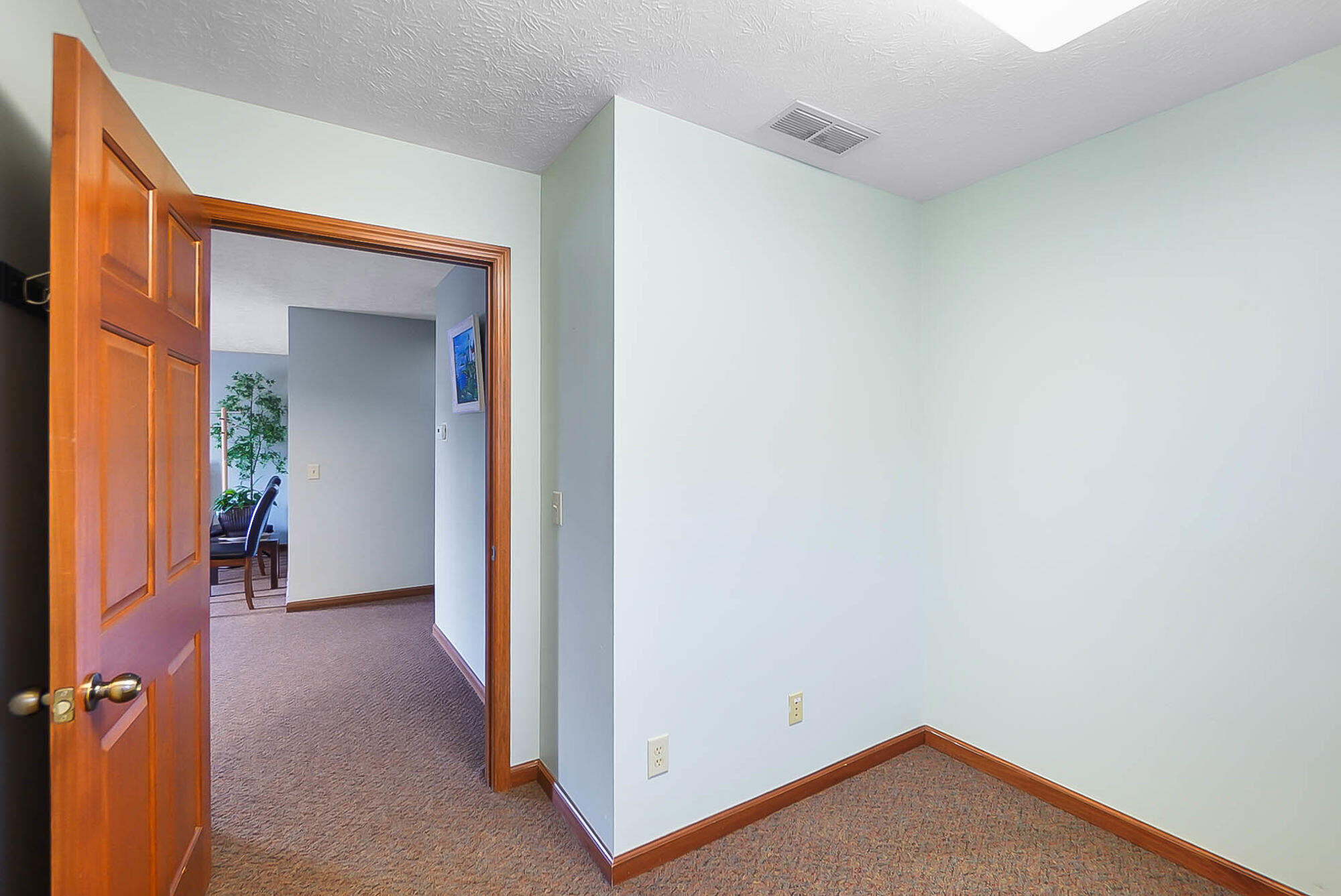860 E Franklin Street Unit D Property Photo 16