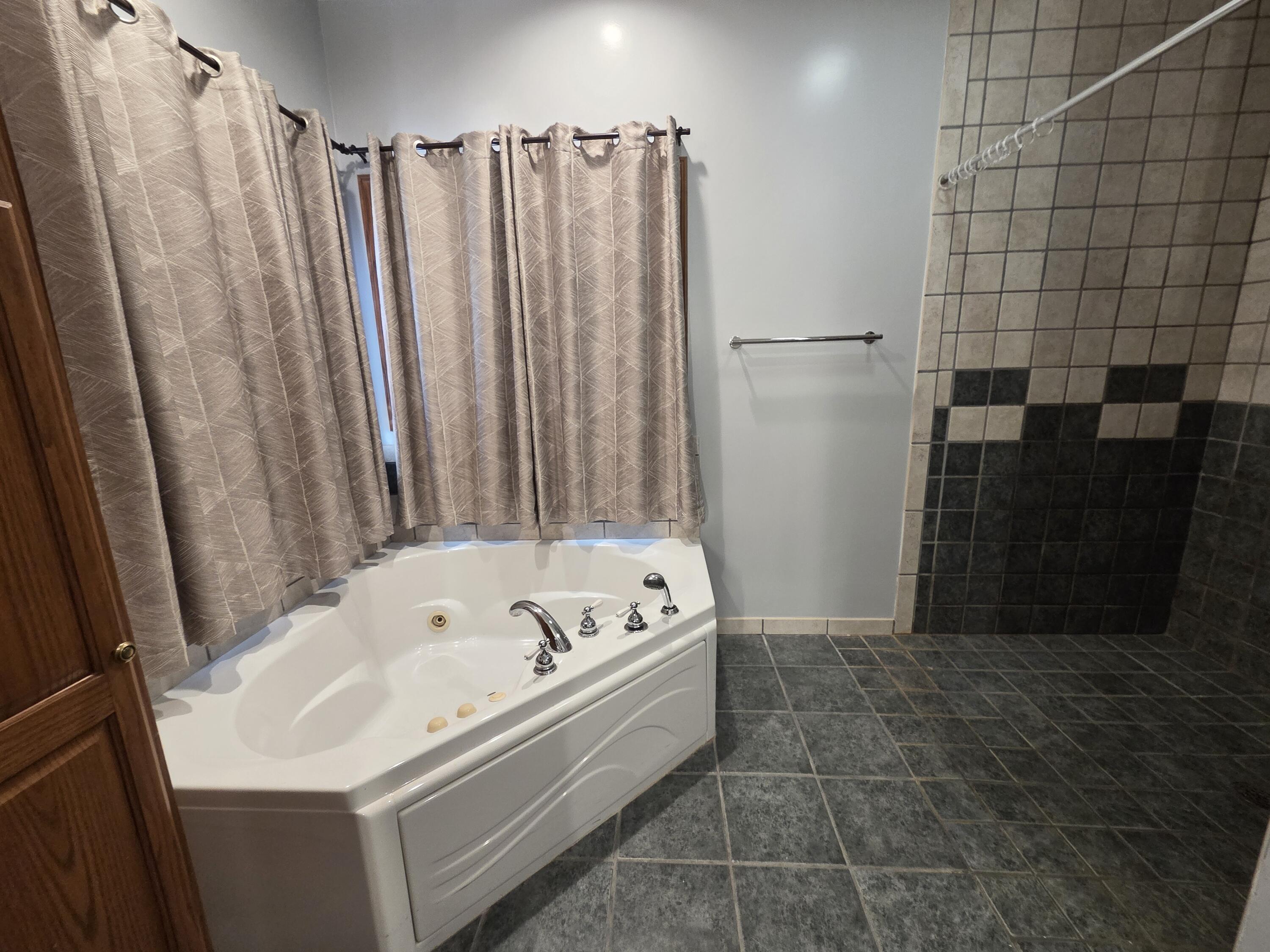 123 S Hamilton Street Property Photo 38