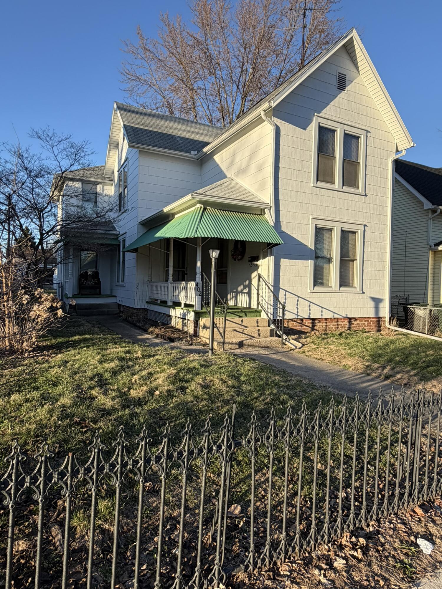 402 E Ward Street Property Photo 1