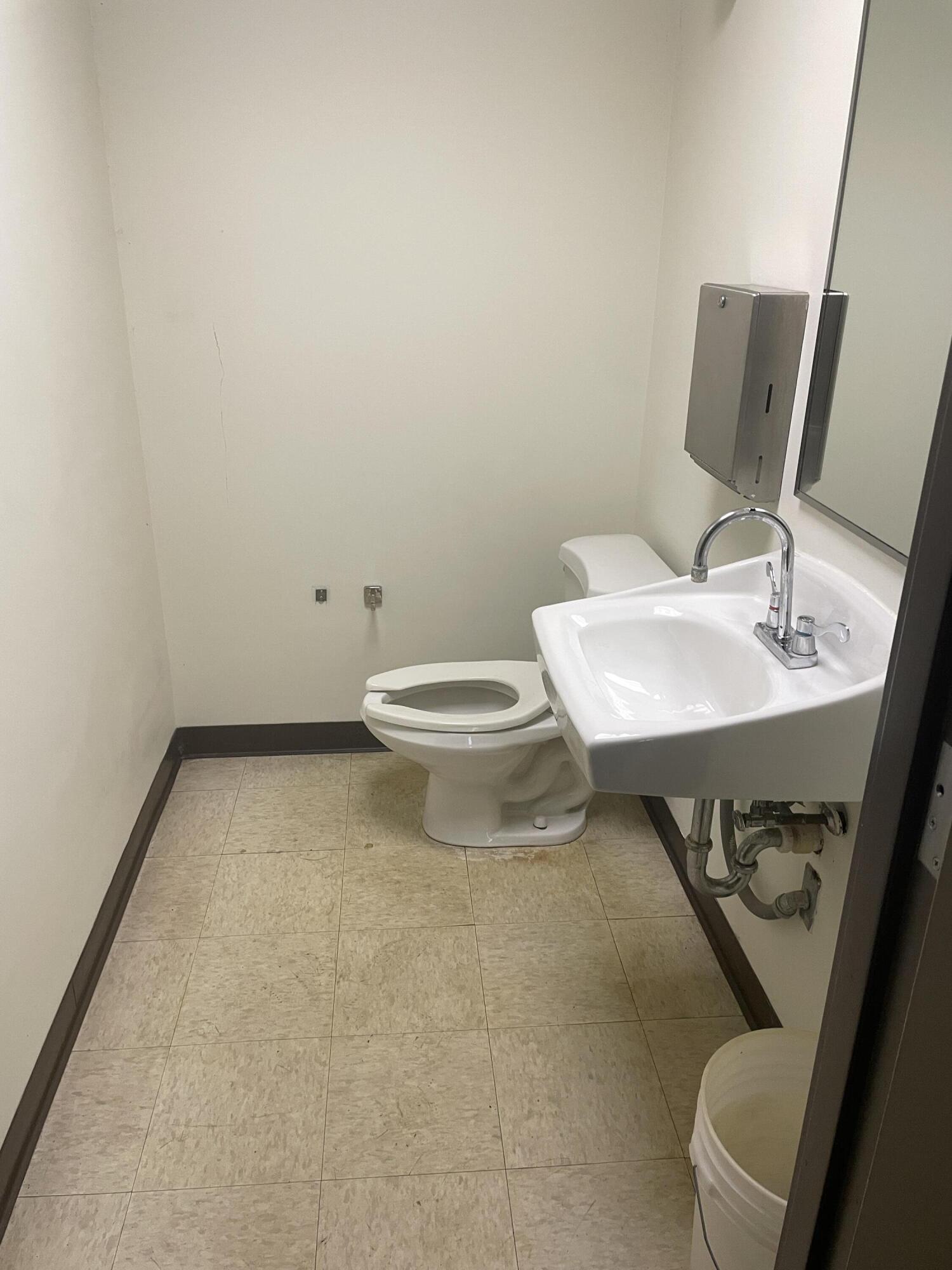 1 E Pleasant Street Property Photo 9