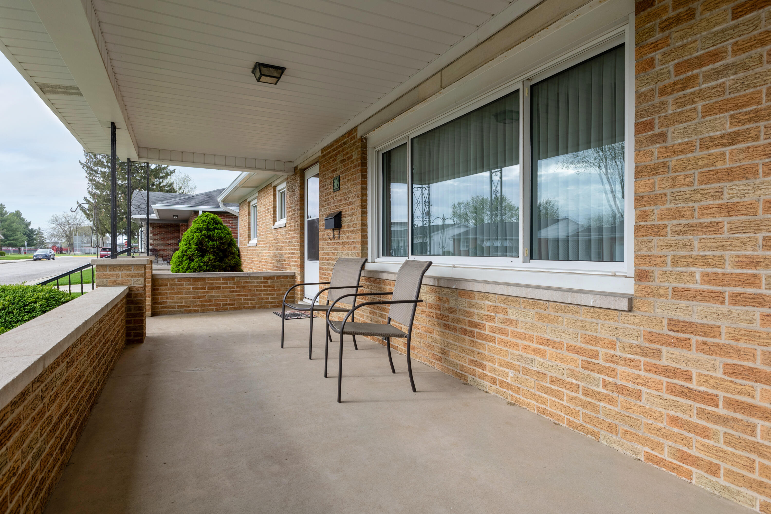 305 Sharon Drive Property Photo 6
