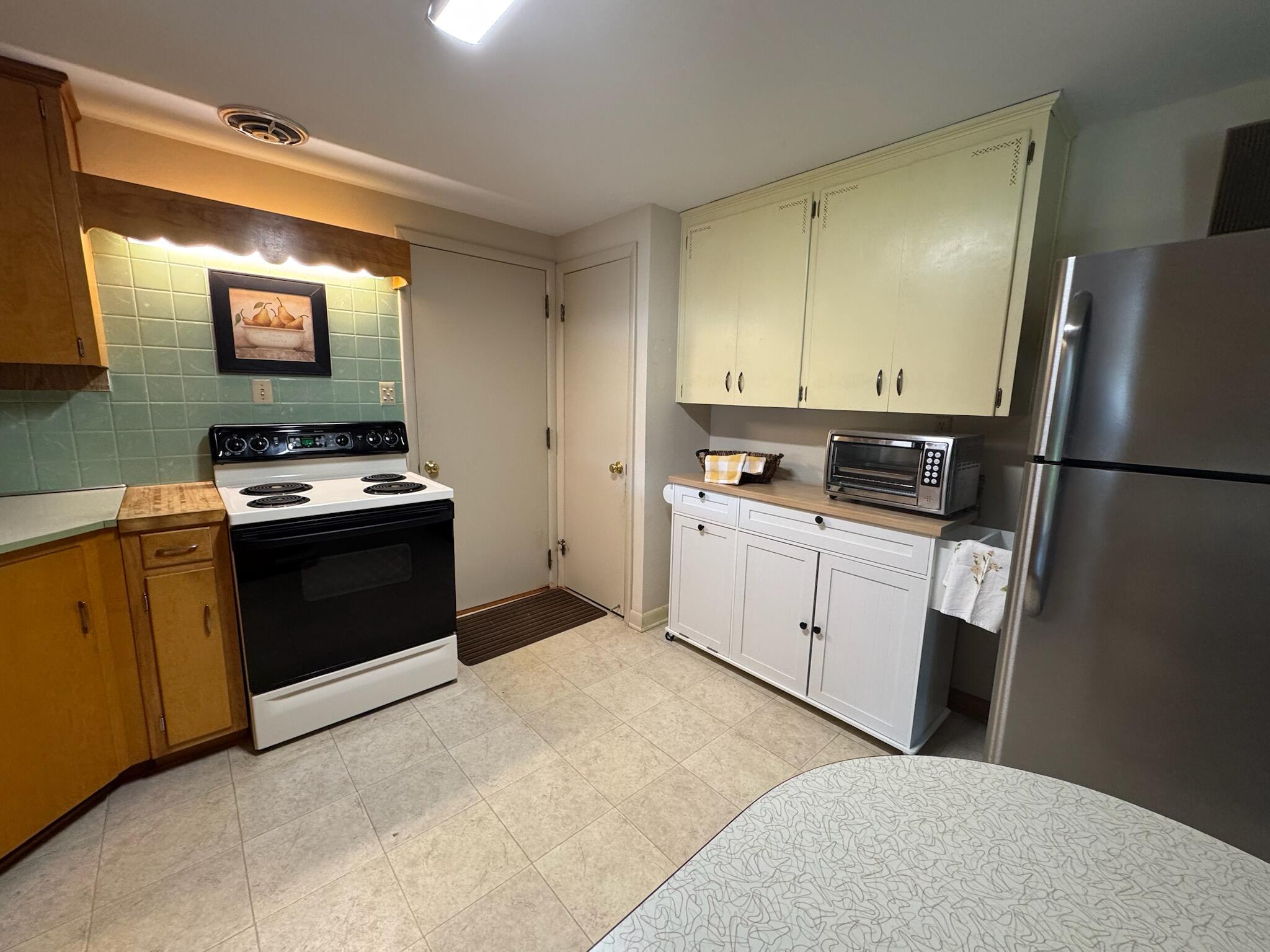 305 Sharon Drive Property Photo 19