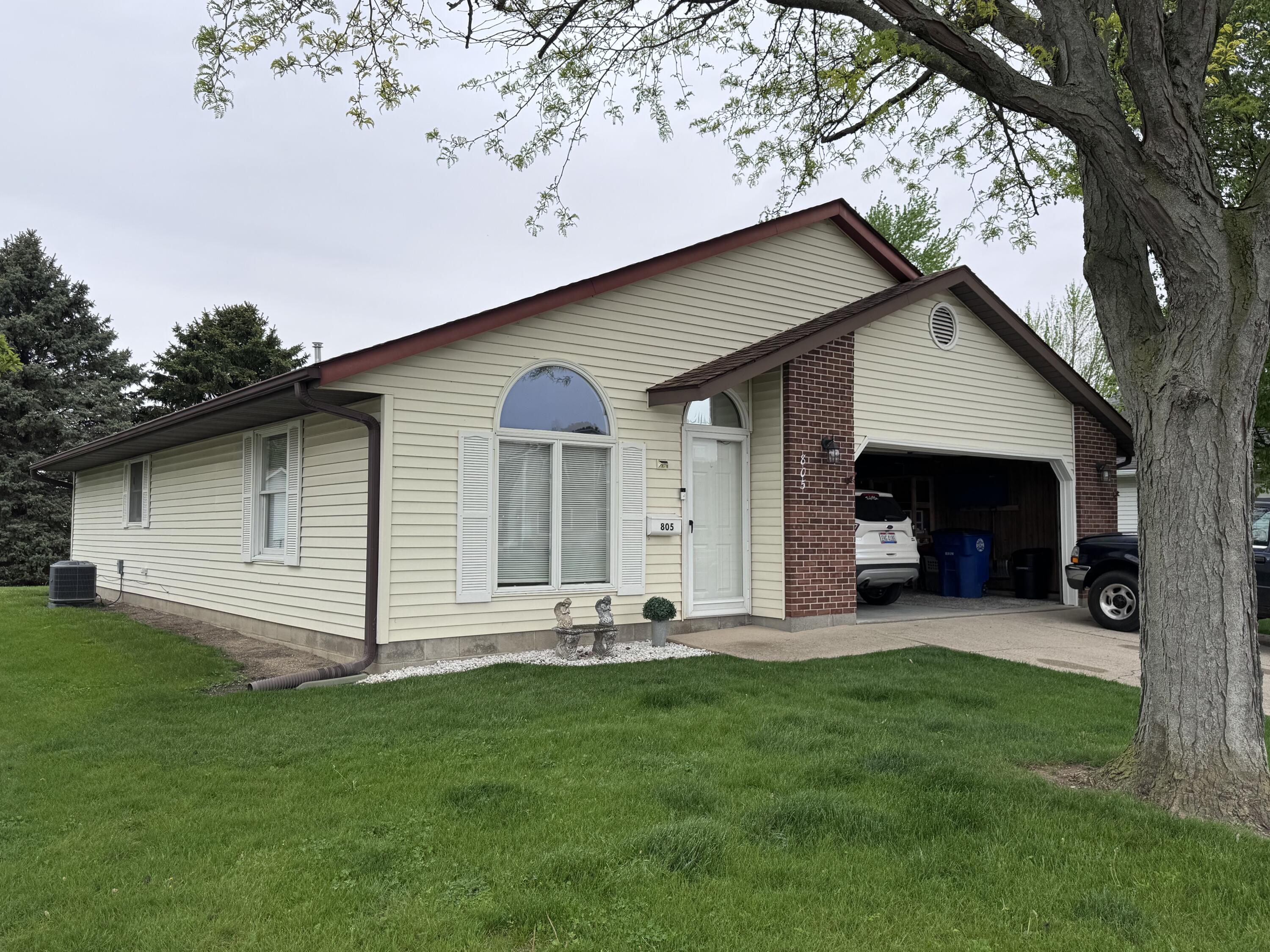 805 Townview Drive Property Photo 1