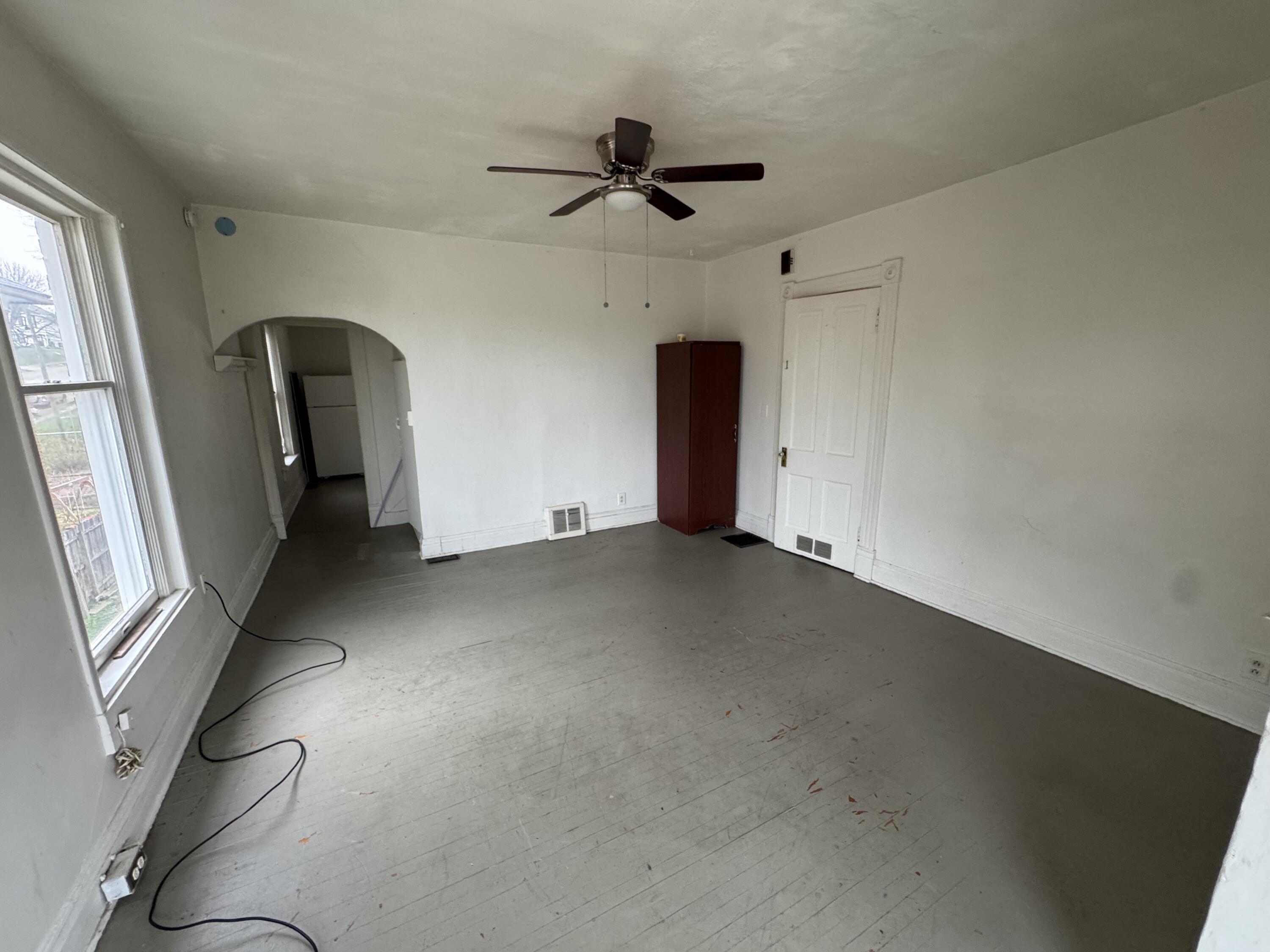 707 W High Street Property Photo 4