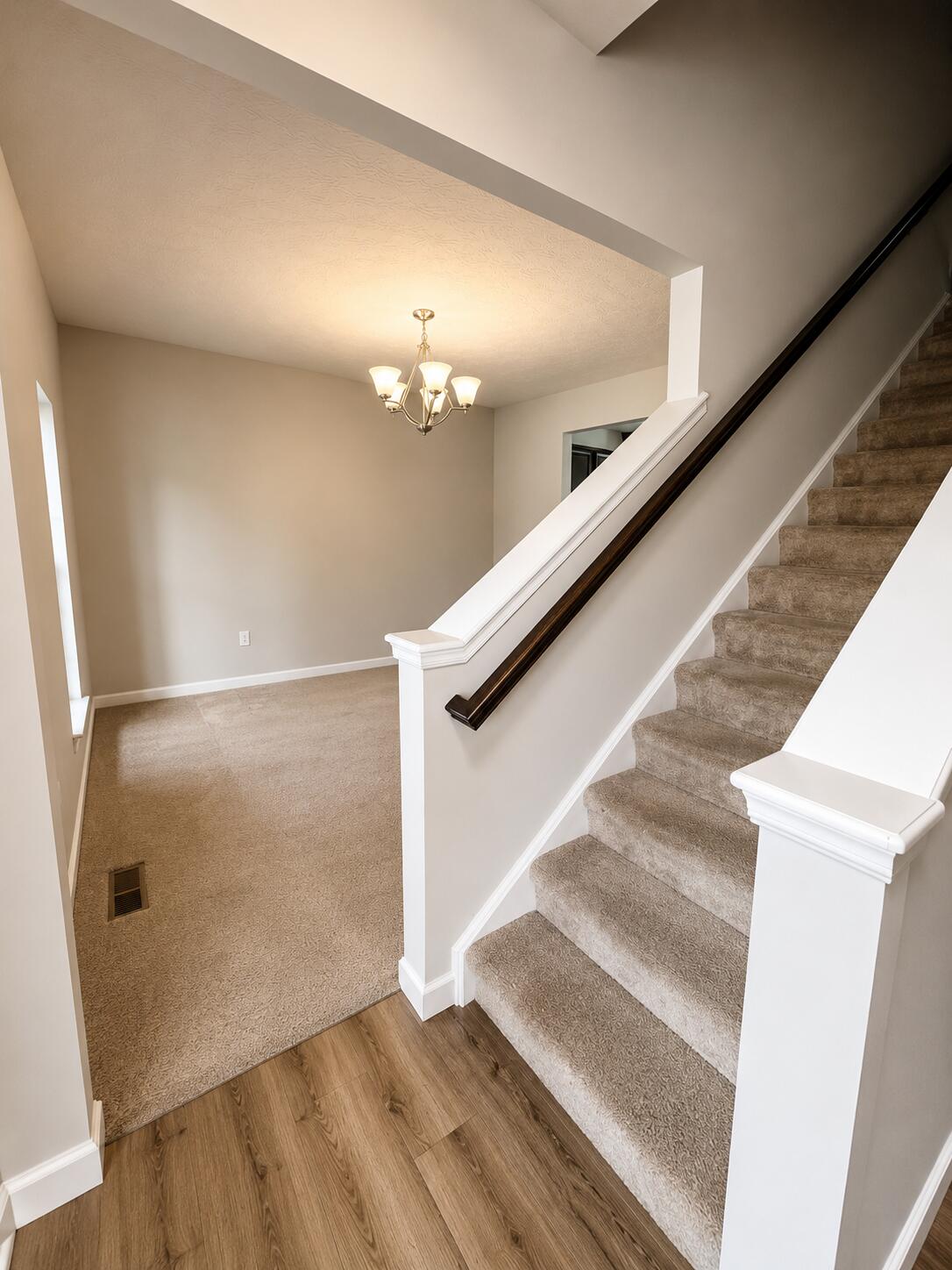 1144 Red Maple Drive Property Photo 6
