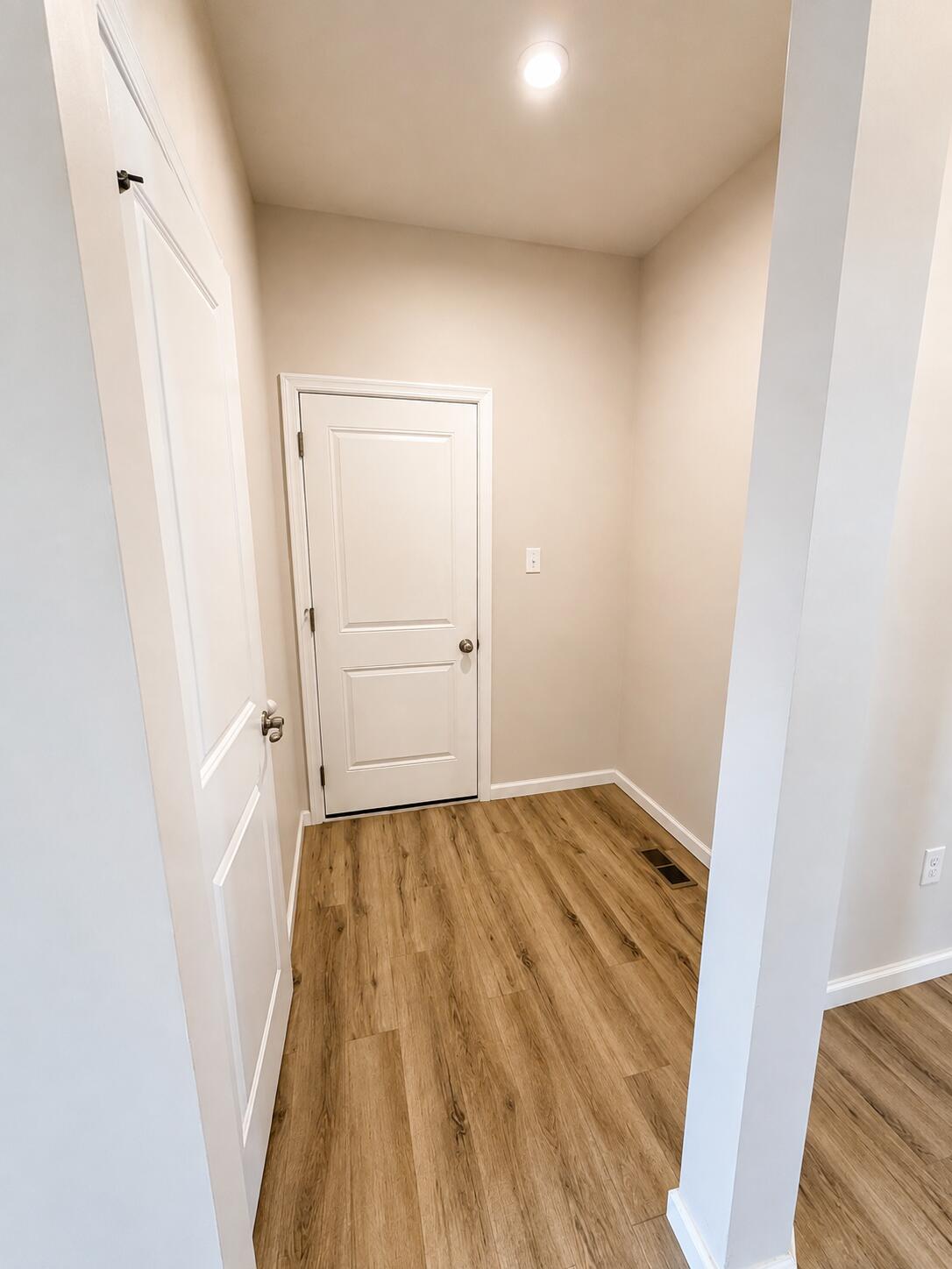 1144 Red Maple Drive Property Photo 8