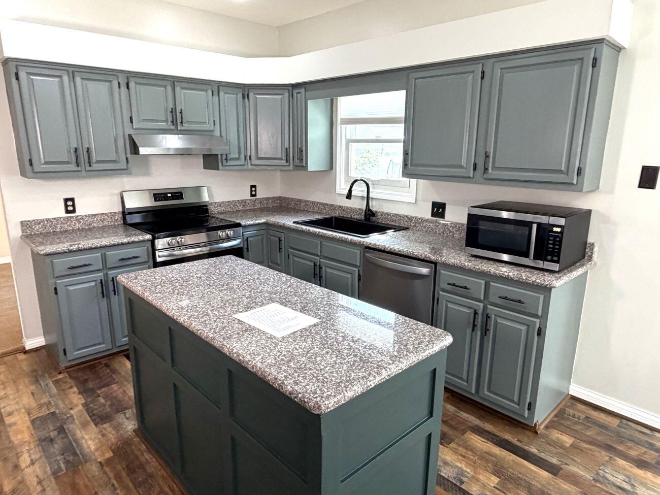 101 Pinecrest Court Property Photo 8