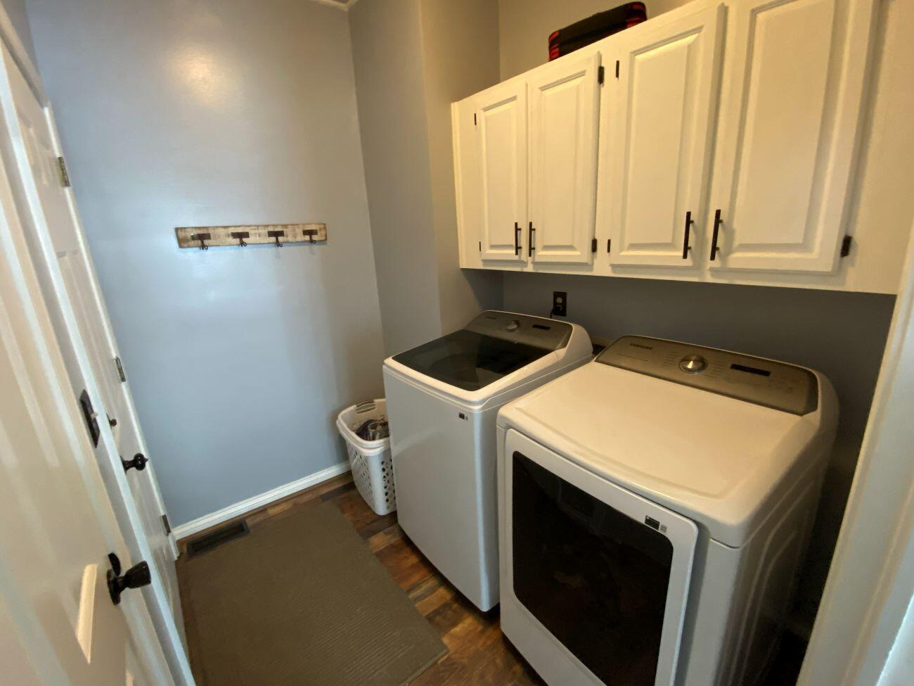 101 Pinecrest Court Property Photo 16
