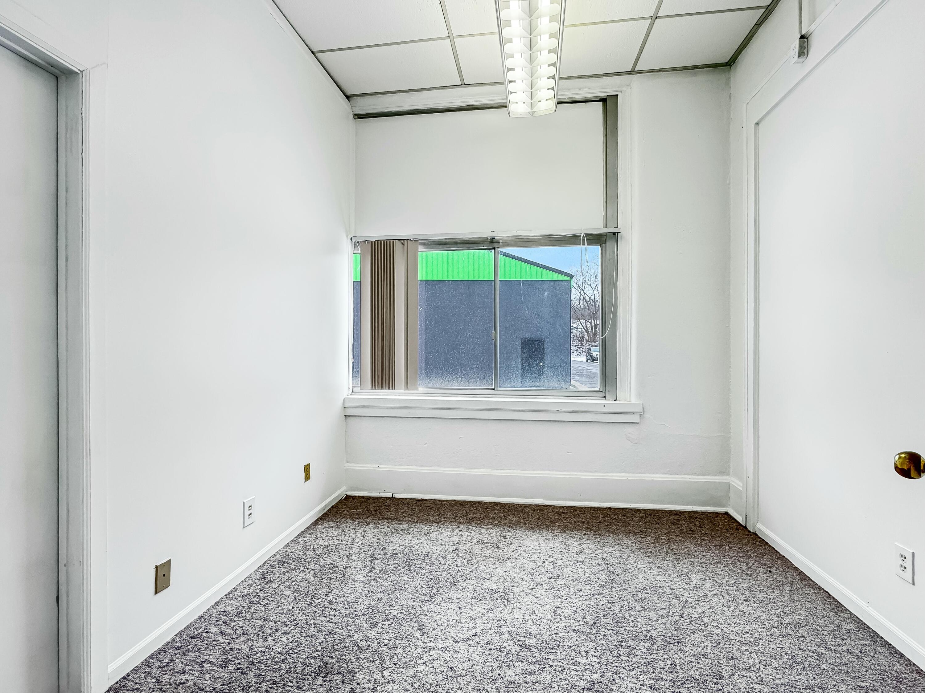 4800 Urbana Road Property Photo 9