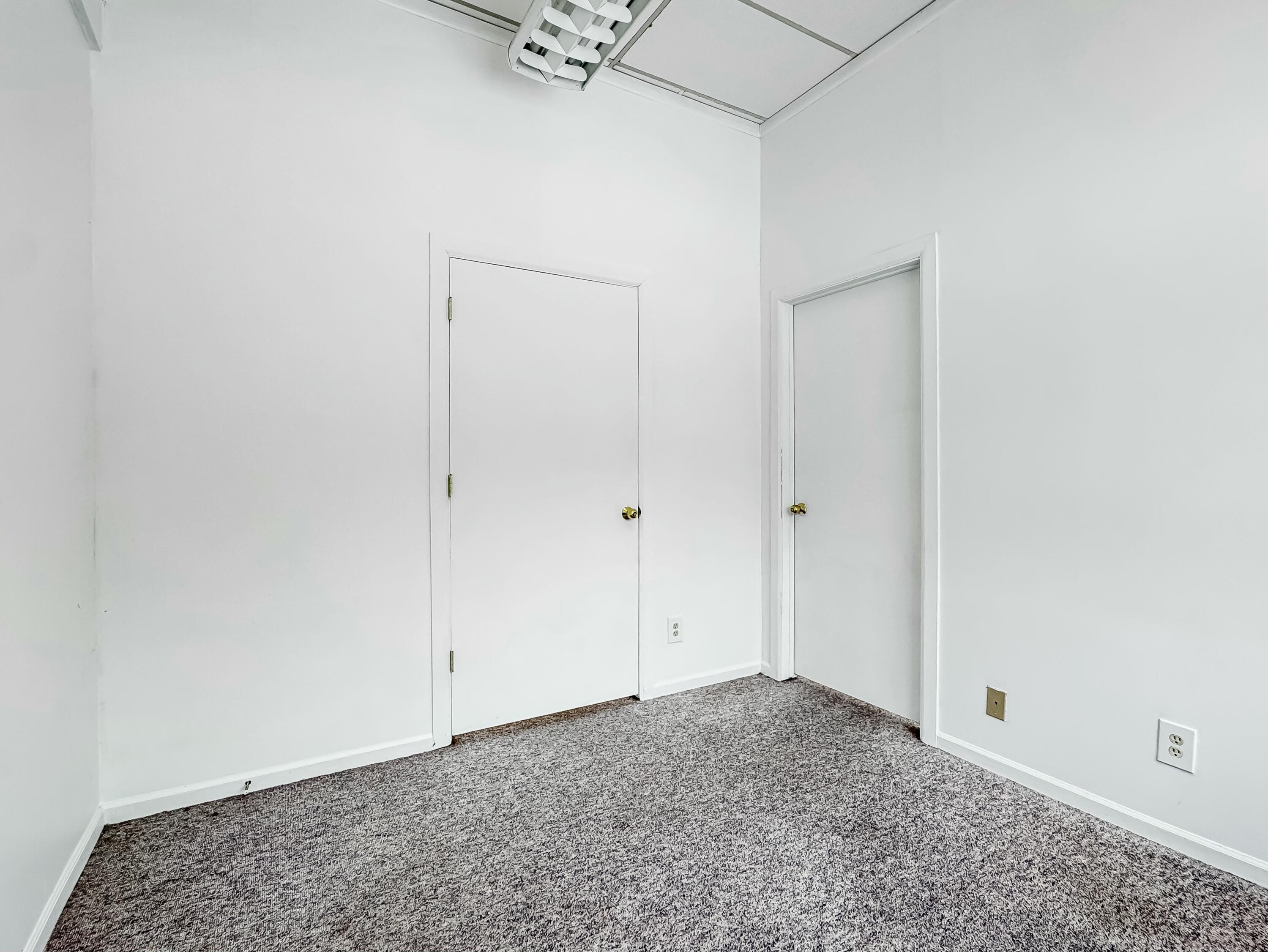 4800 Urbana Road Property Photo 10