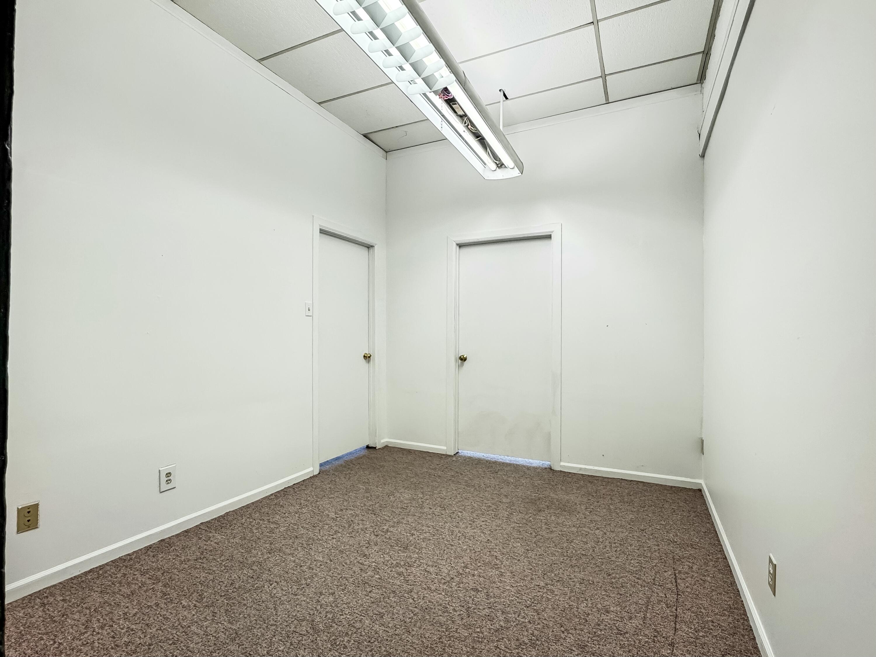 4800 Urbana Road Property Photo 11