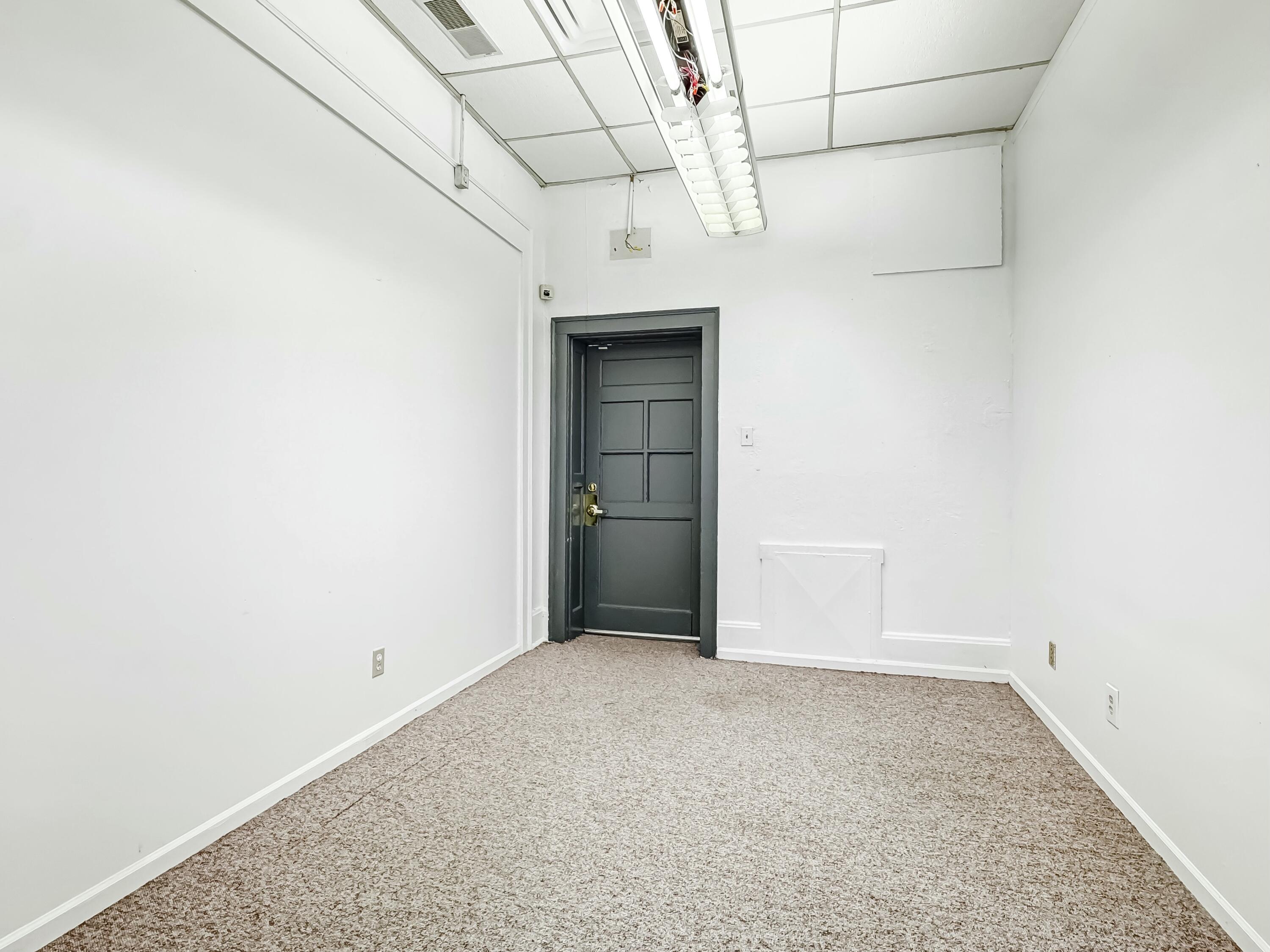 4800 Urbana Road Property Photo 12