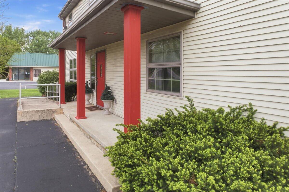 718 E Wayne Street Property Photo 4