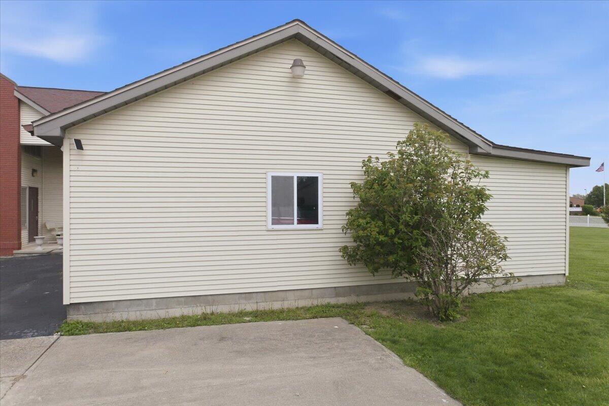 718 E Wayne Street Property Photo 6