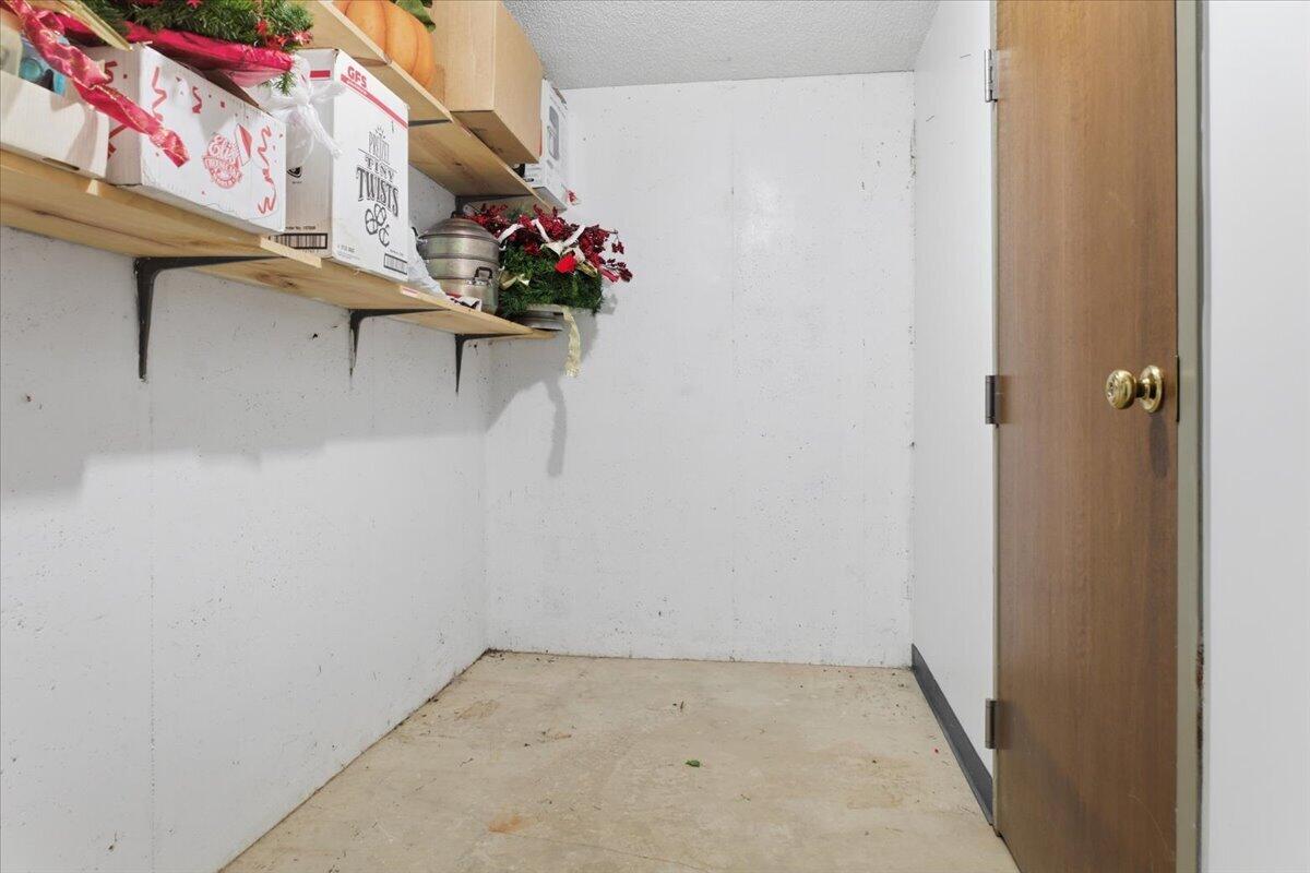 718 E Wayne Street Property Photo 62