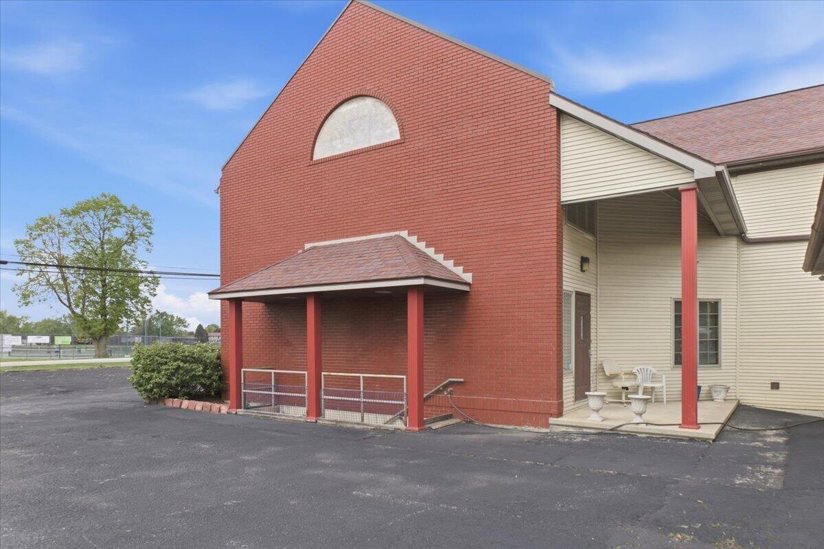 718 E Wayne Street Property Photo 77