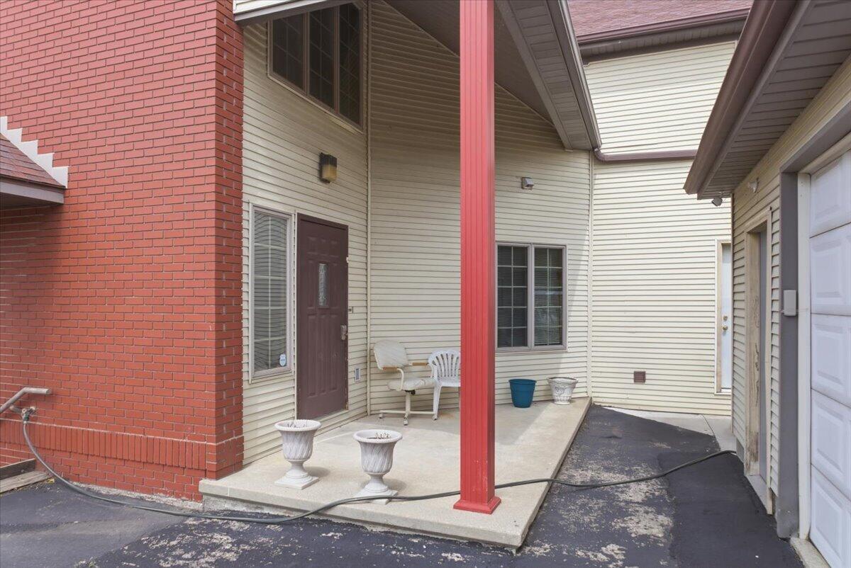 718 E Wayne Street Property Photo 78