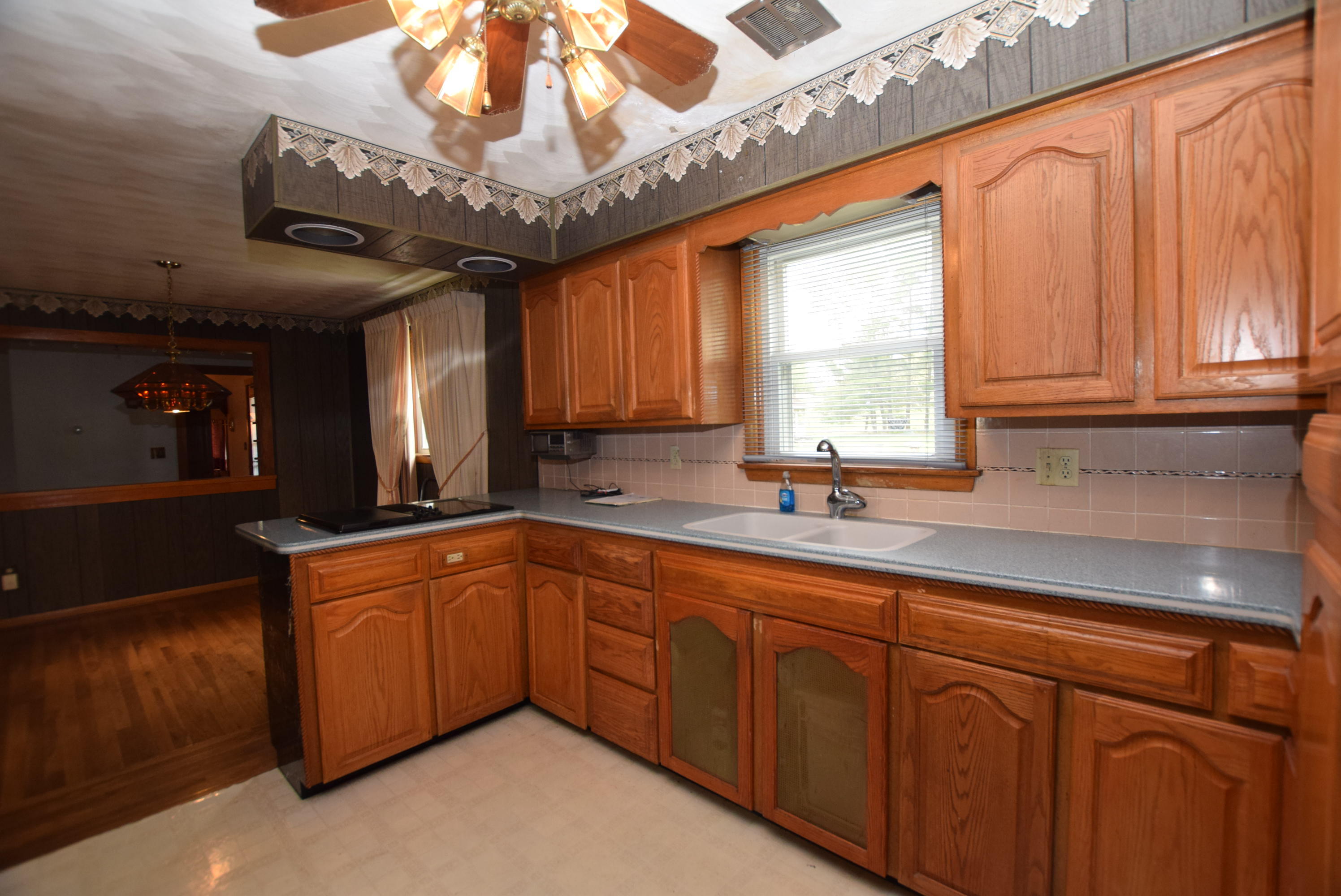 1121 Edinger Road Property Photo 9