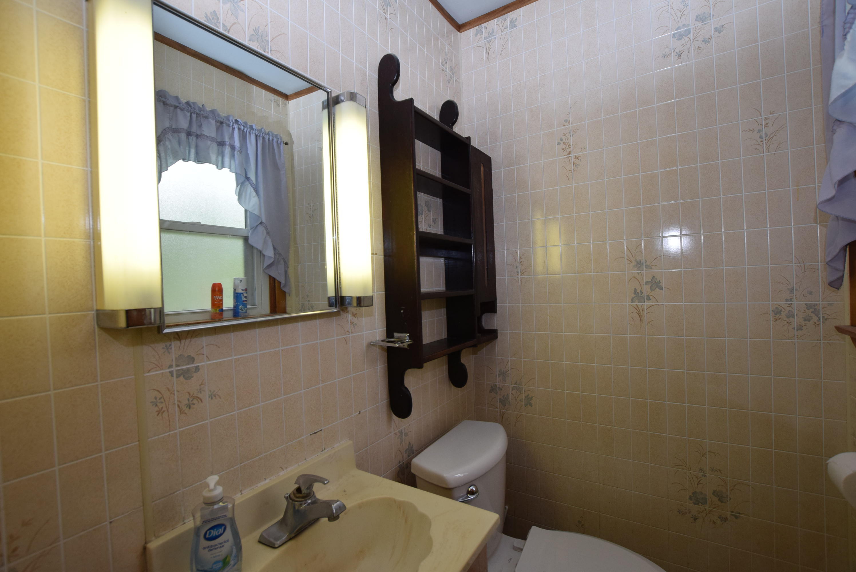 1121 Edinger Road Property Photo 10