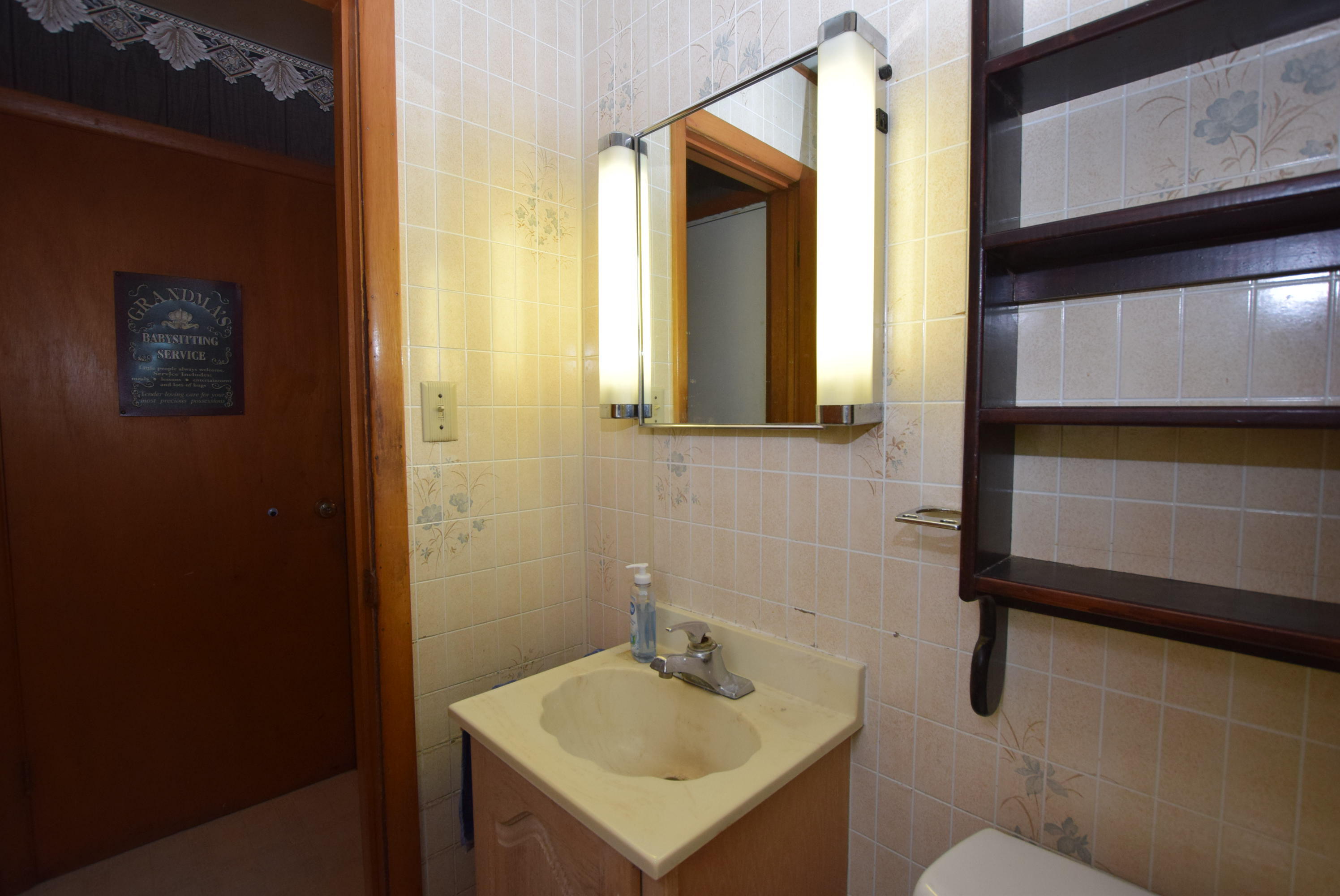 1121 Edinger Road Property Photo 11