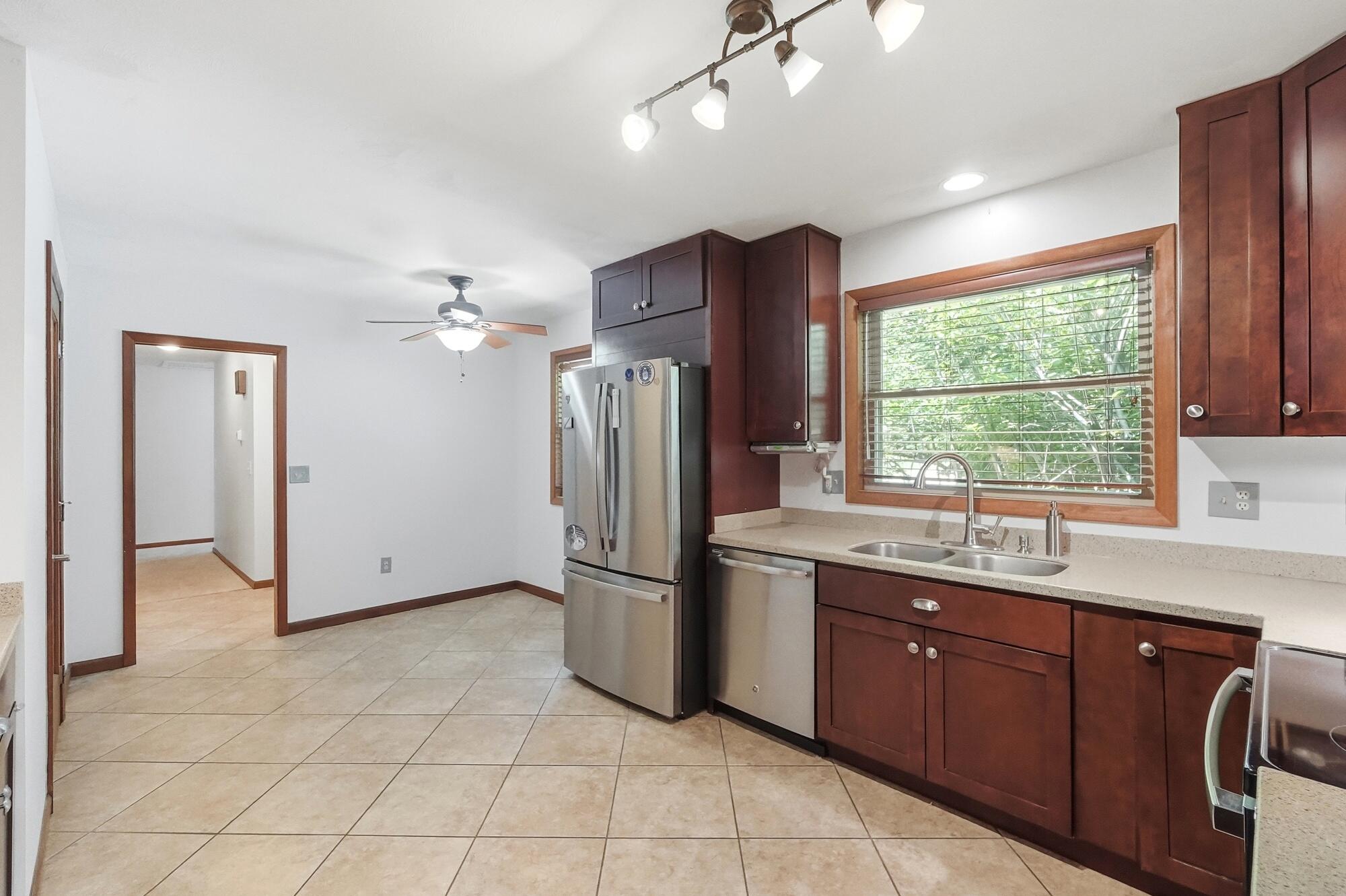 196 Cambria Drive Property Photo 12