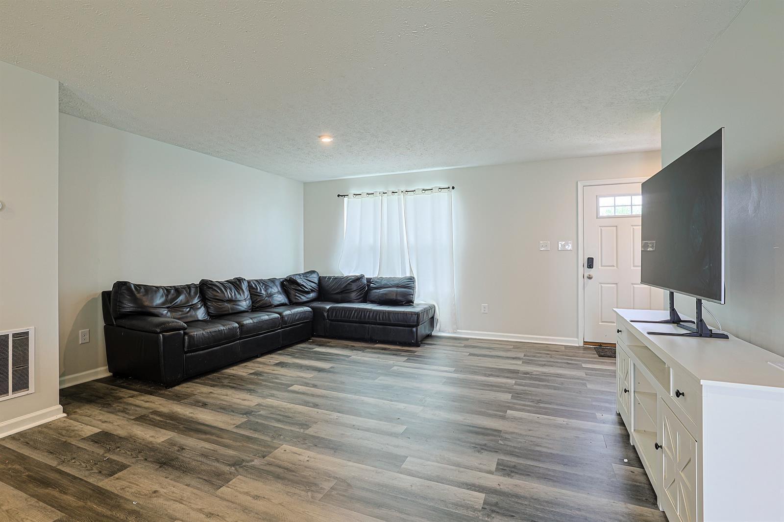 517 Skyway Drive Property Photo 7