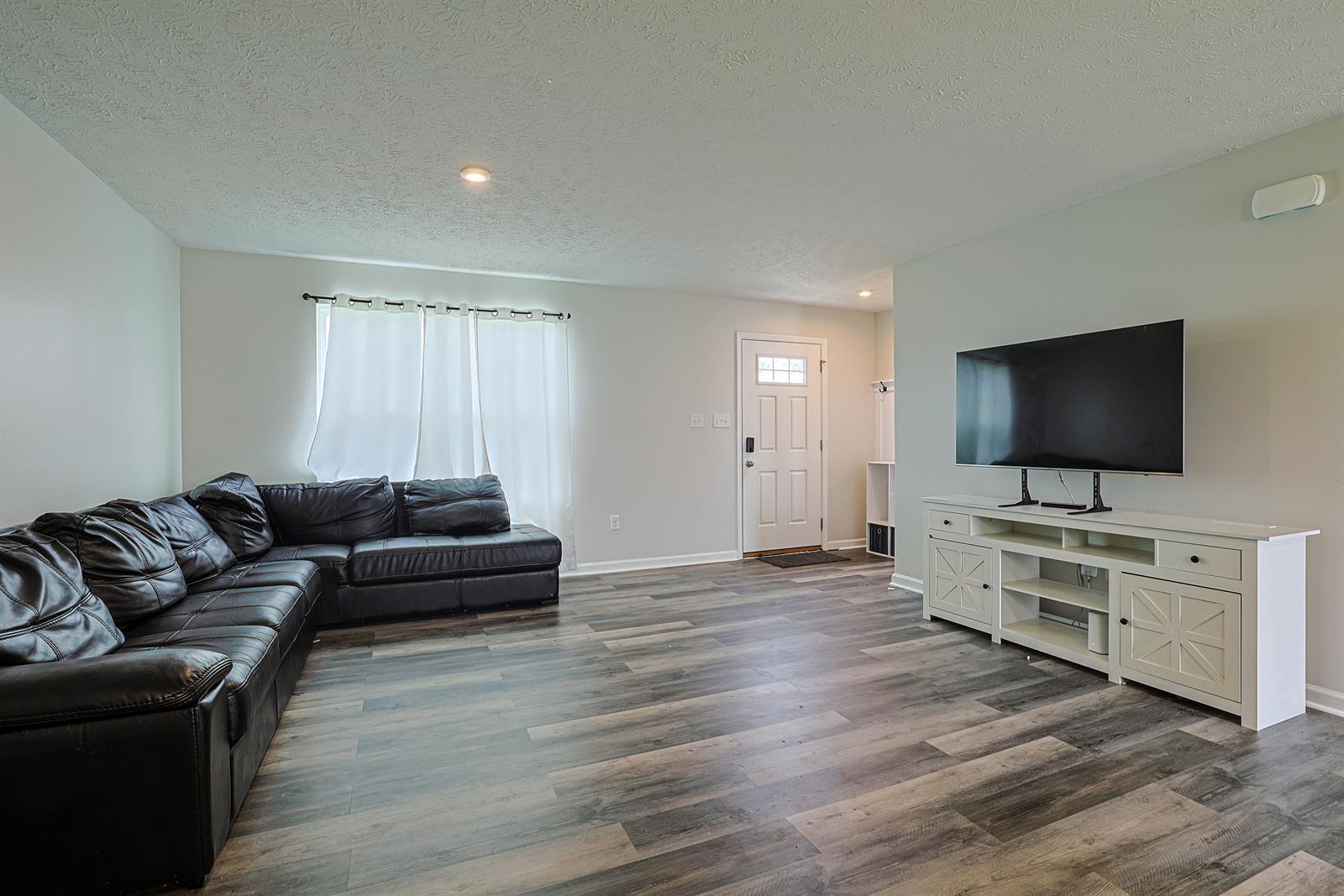 517 Skyway Drive Property Photo 8