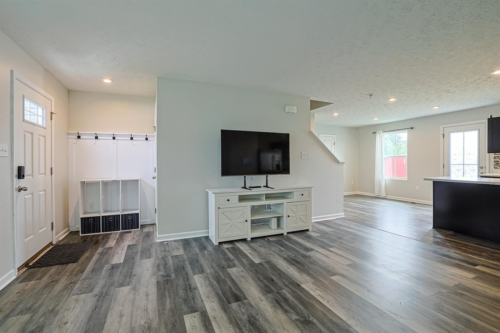 517 Skyway Drive Property Photo 9