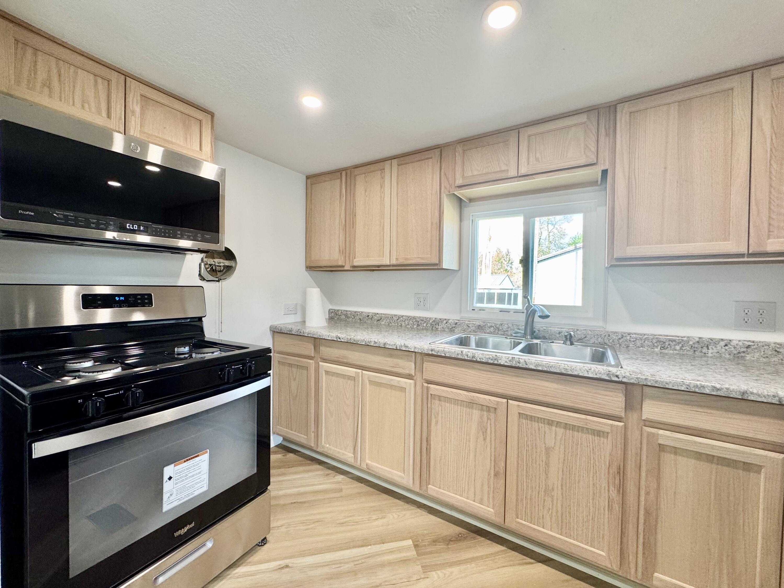 11393 Ash Avenue Property Photo 19