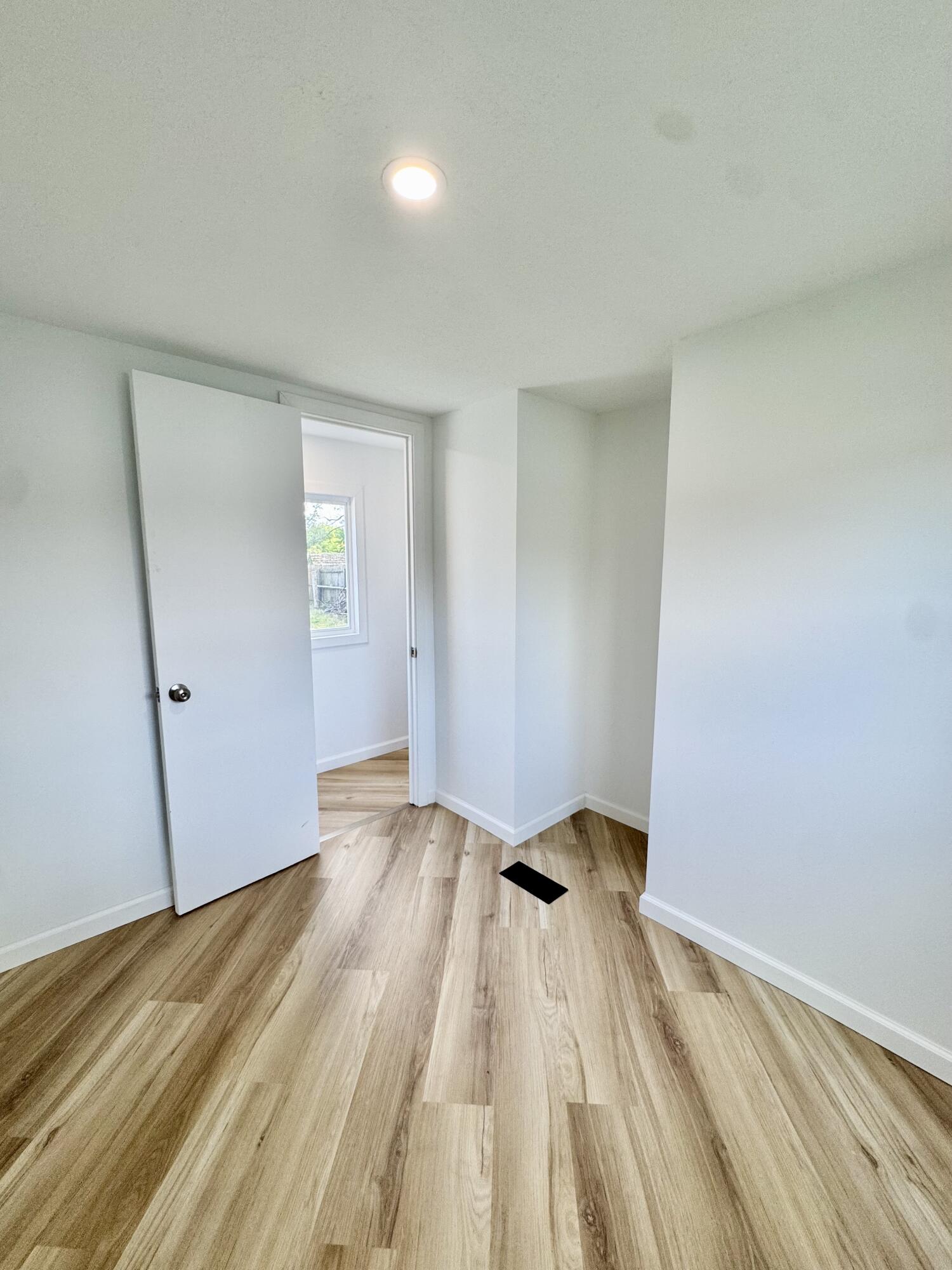 11393 Ash Avenue Property Photo 24