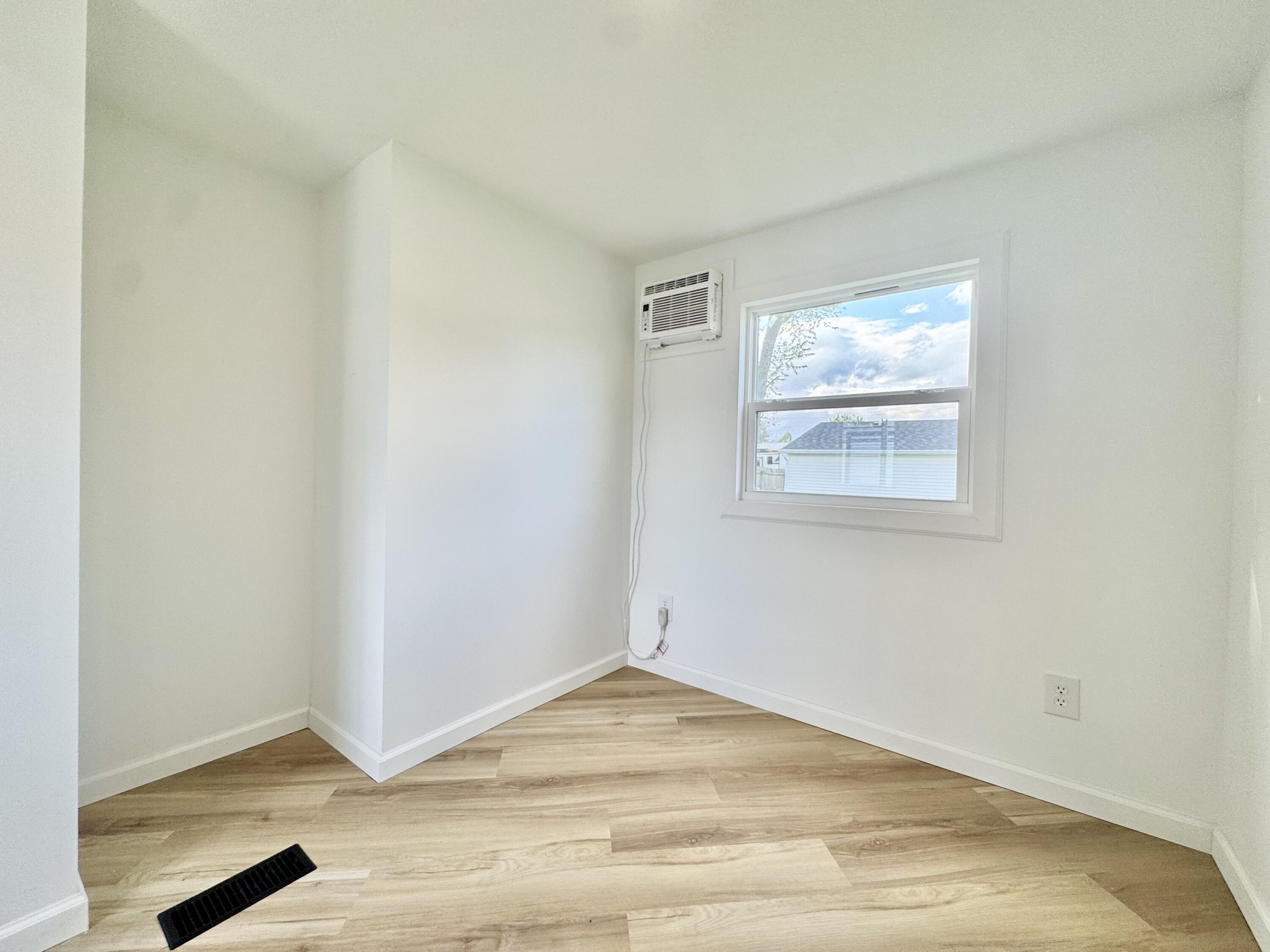 11393 Ash Avenue Property Photo 25