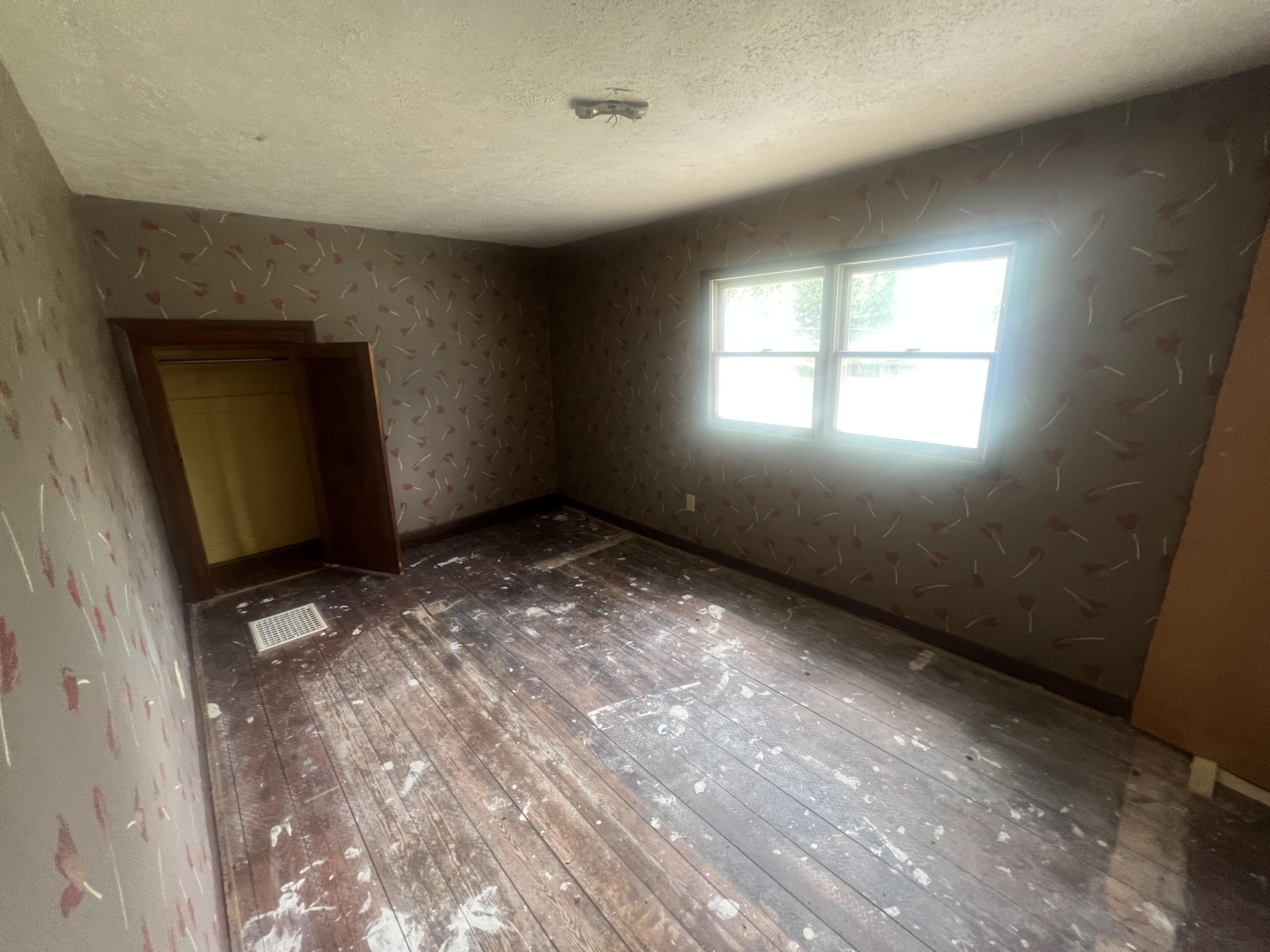 310 Park Avenue Property Photo 22