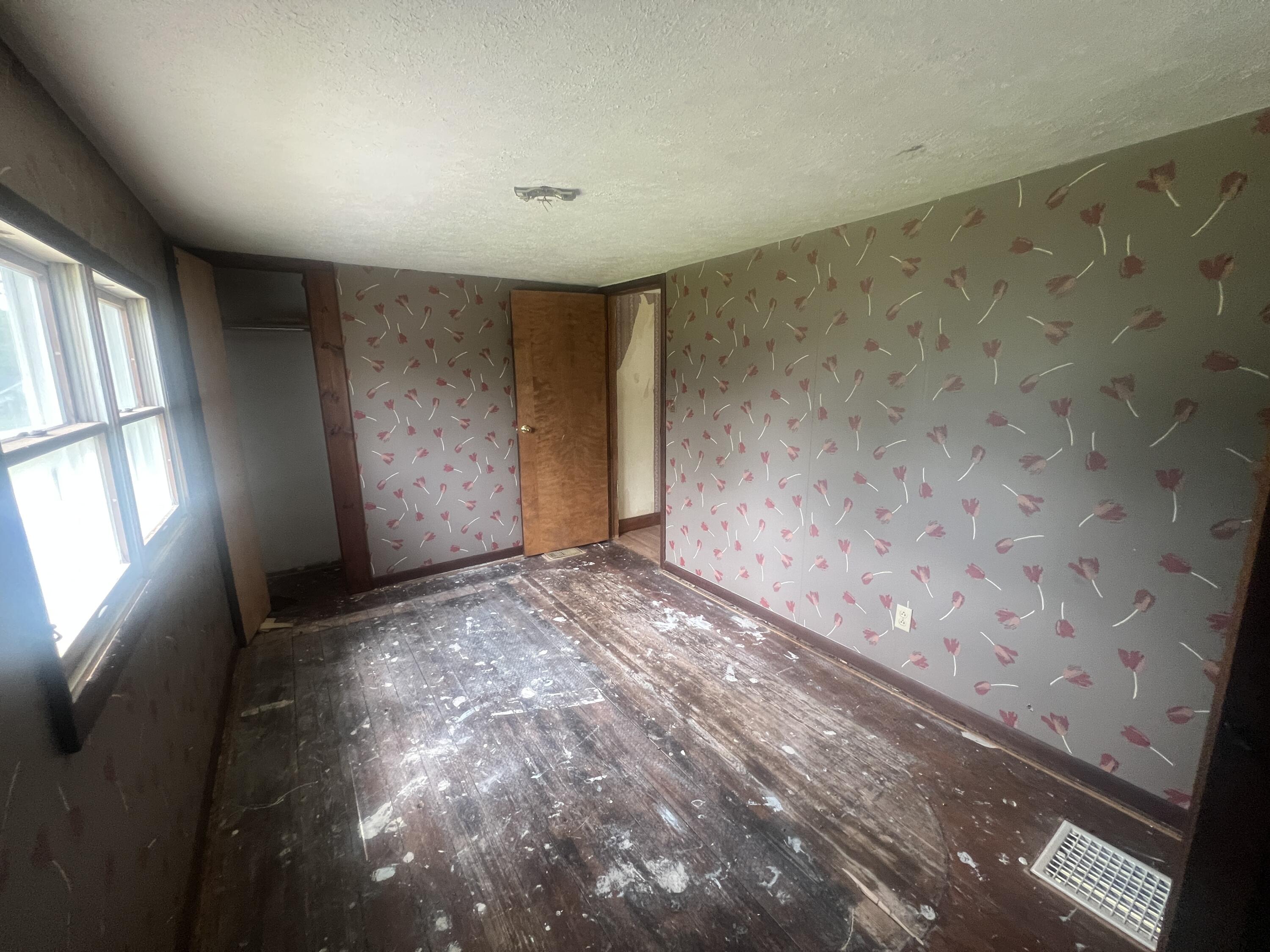 310 Park Avenue Property Photo 23