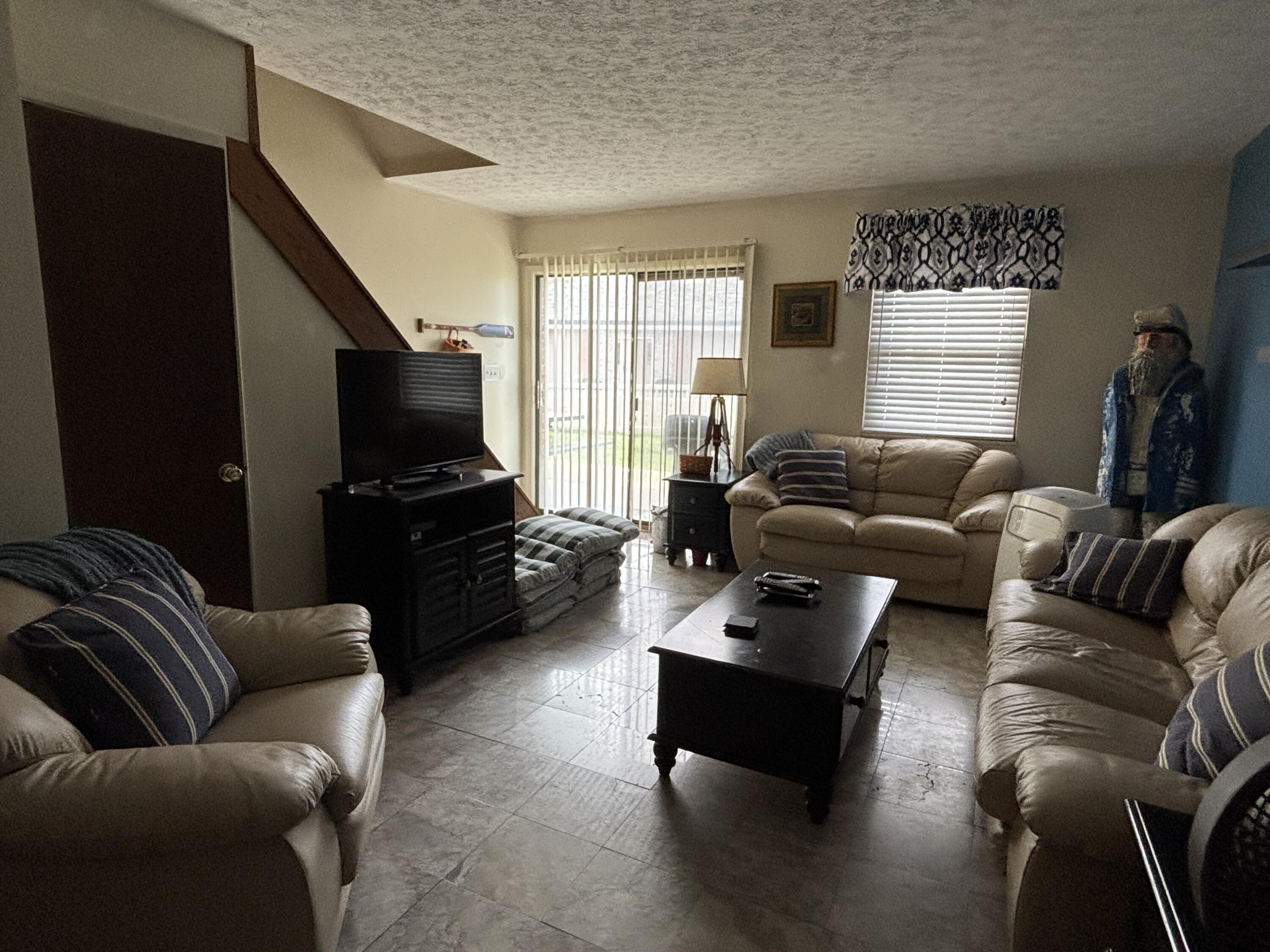 222 Warren Avenue 3 Property Photo 10