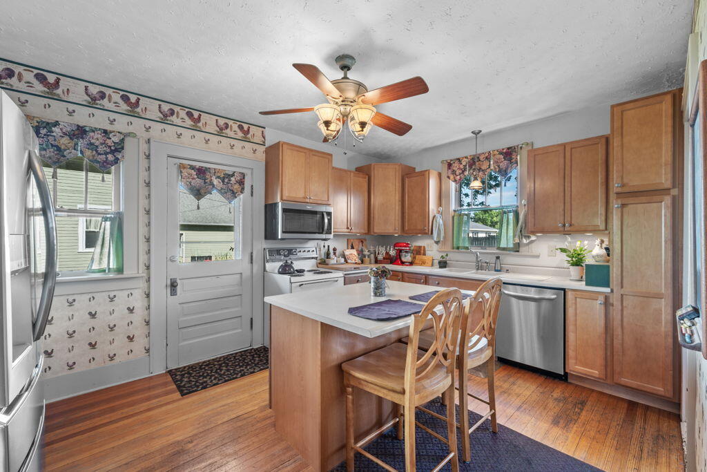 224 E Walnut Street Property Photo 15