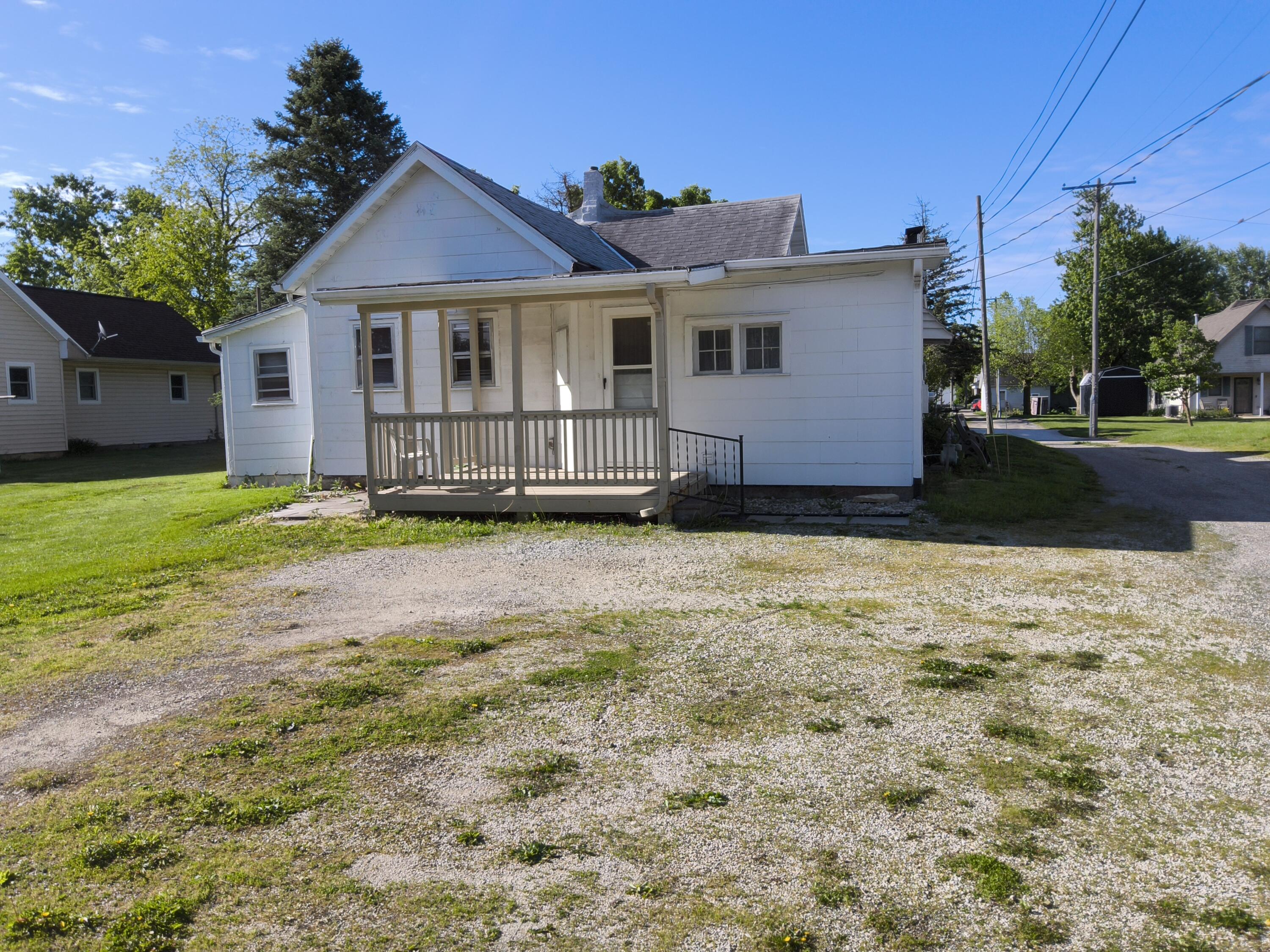 157 E Second Street Property Photo 4