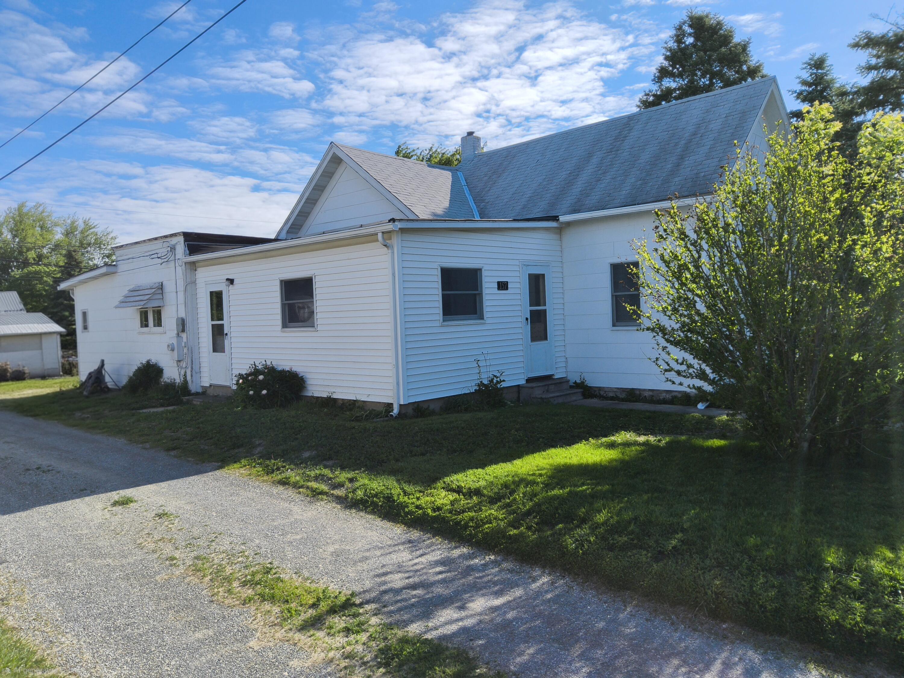 157 E Second Street Property Photo 6
