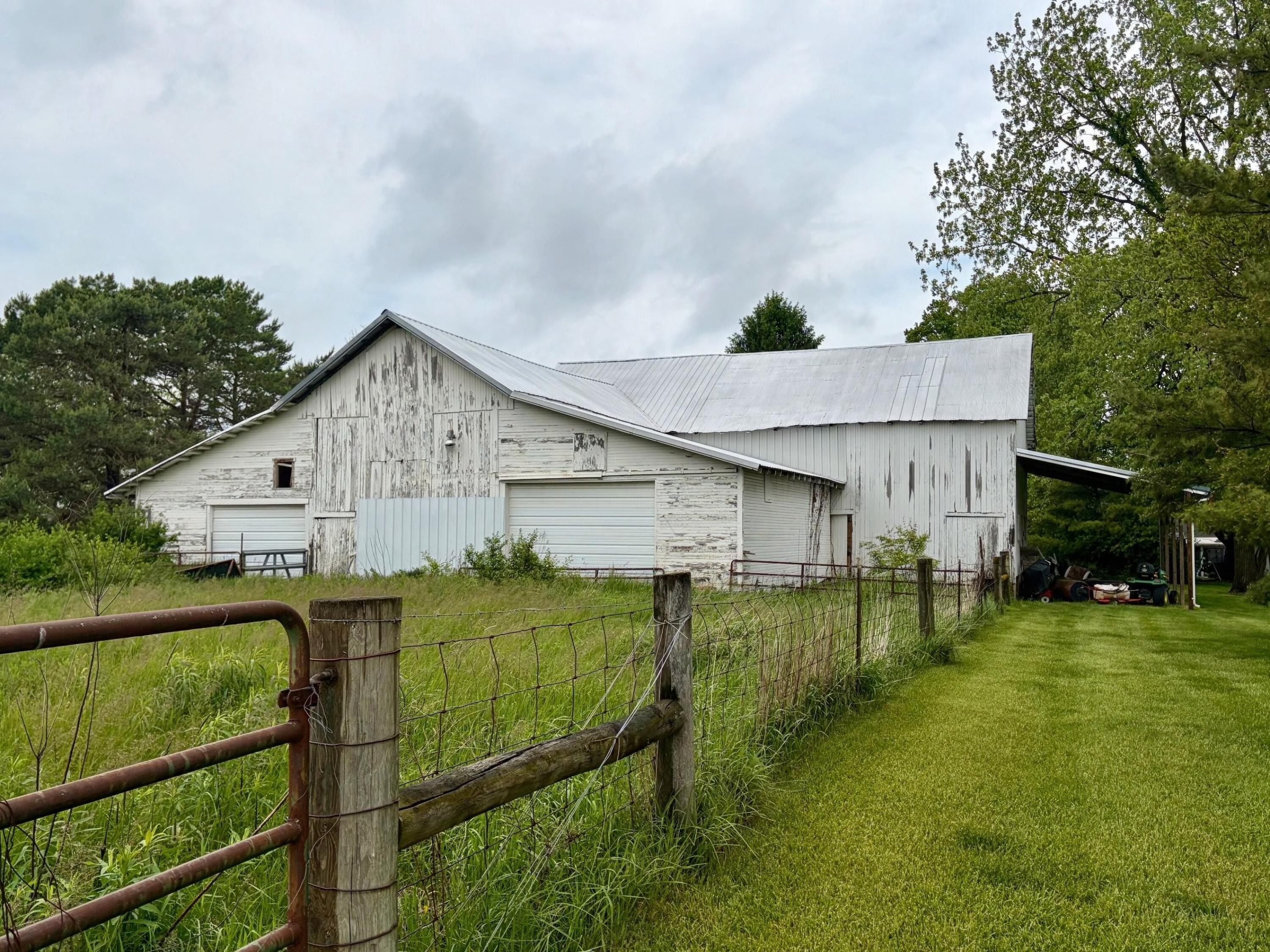 8911 State Route 161 Property Photo 3