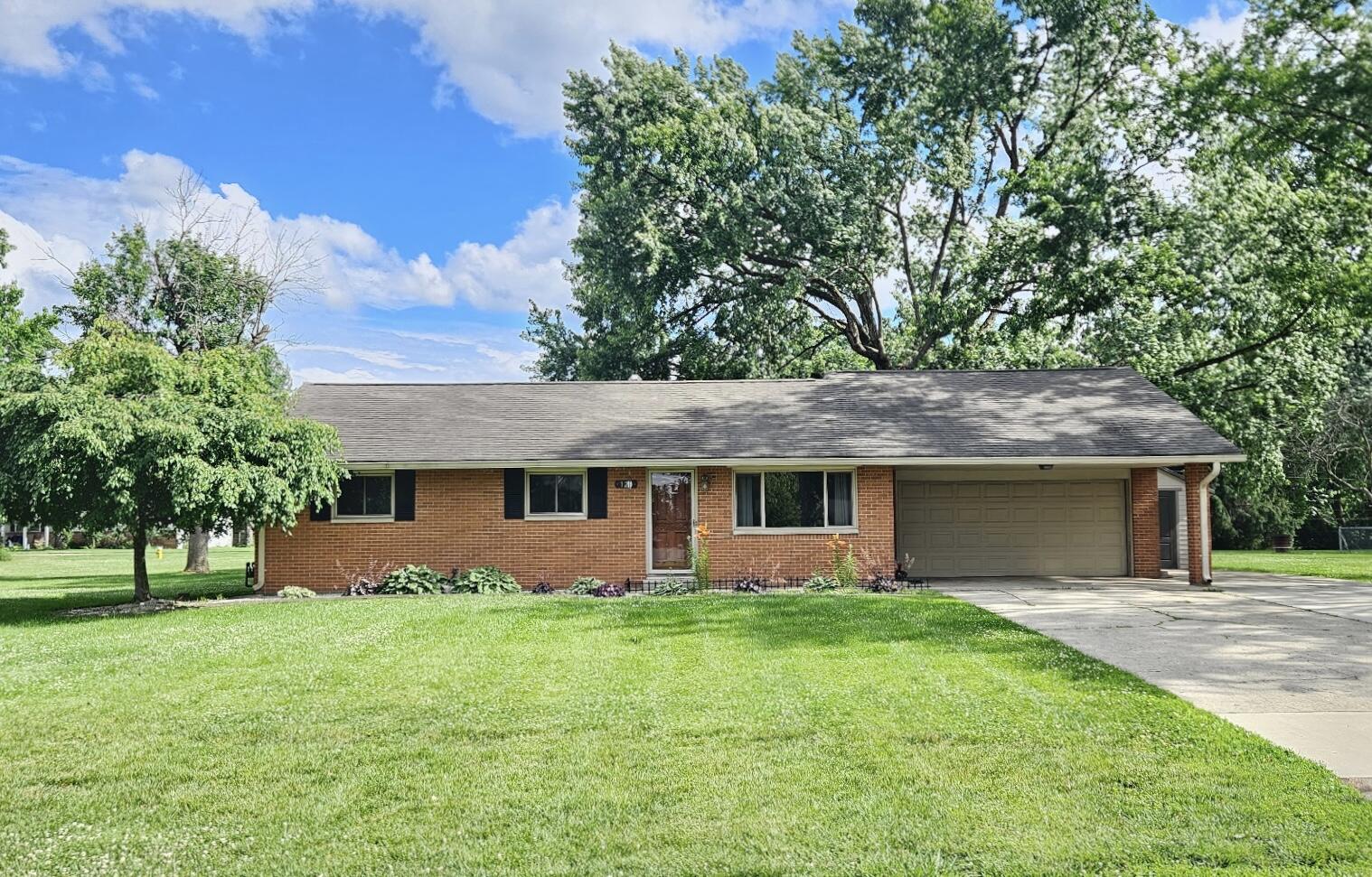 120 Windmere Drive Property Photo 1