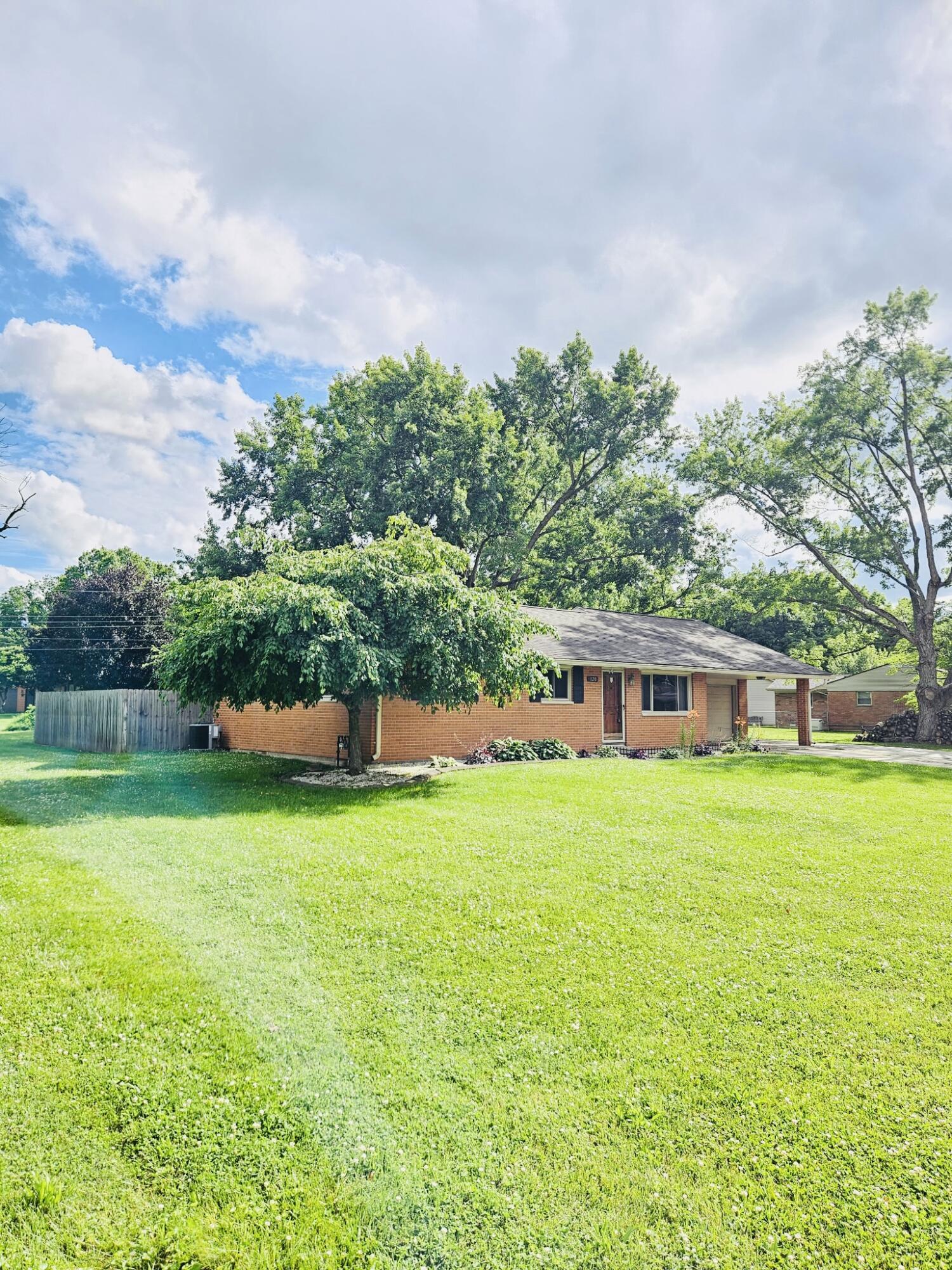 120 Windmere Drive Property Photo 3
