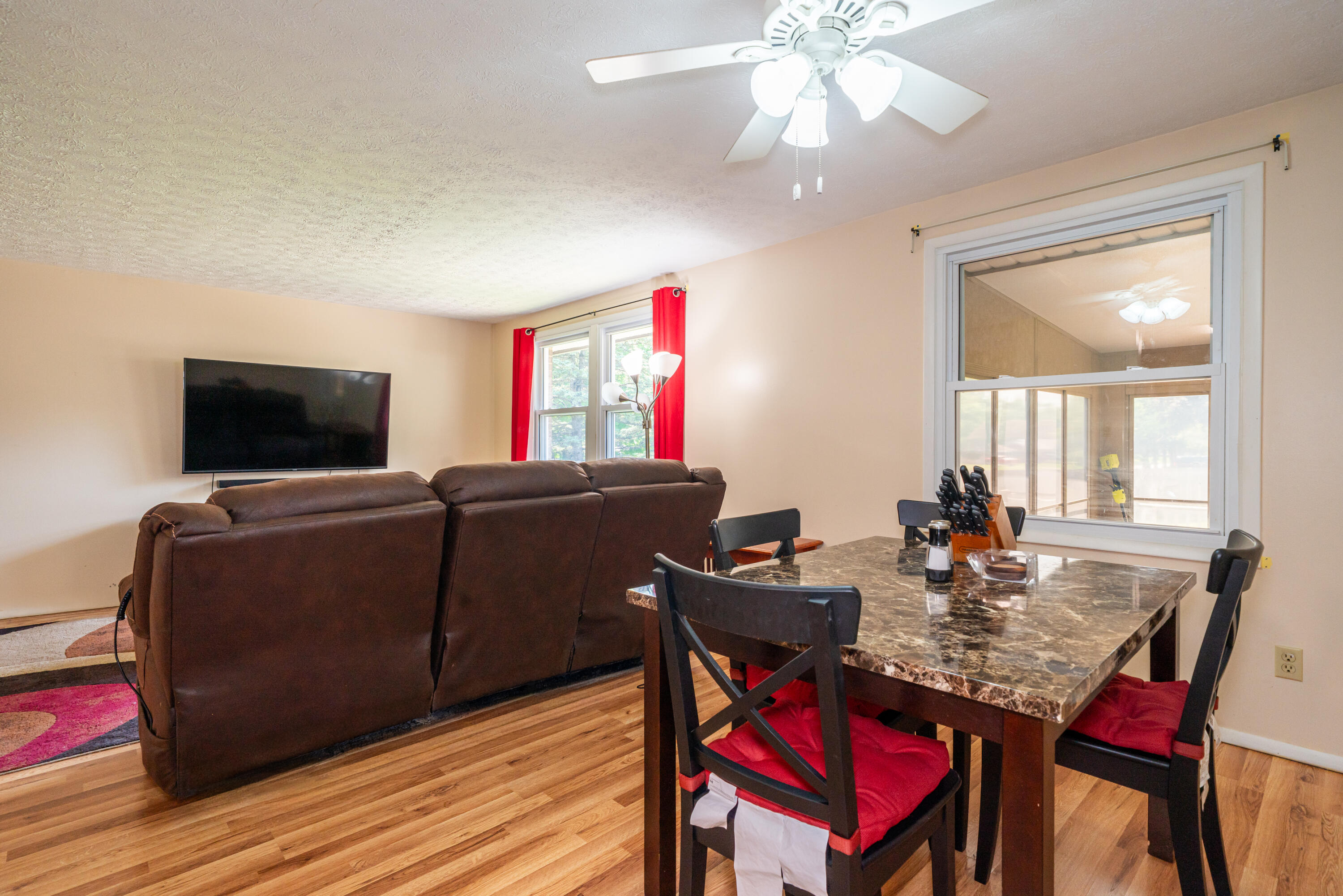 4200 Linchmere Drive Property Photo 6