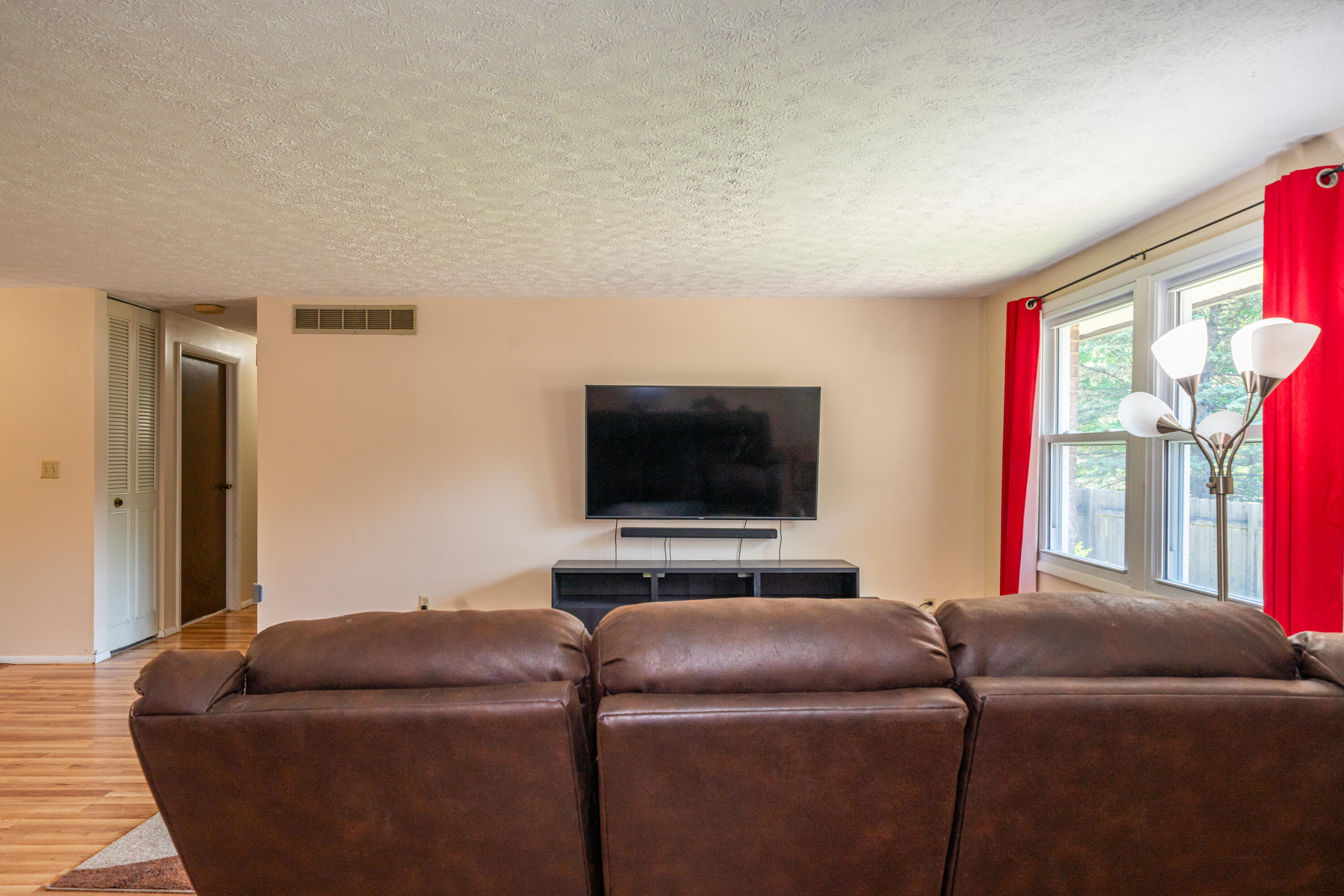 4200 Linchmere Drive Property Photo 8