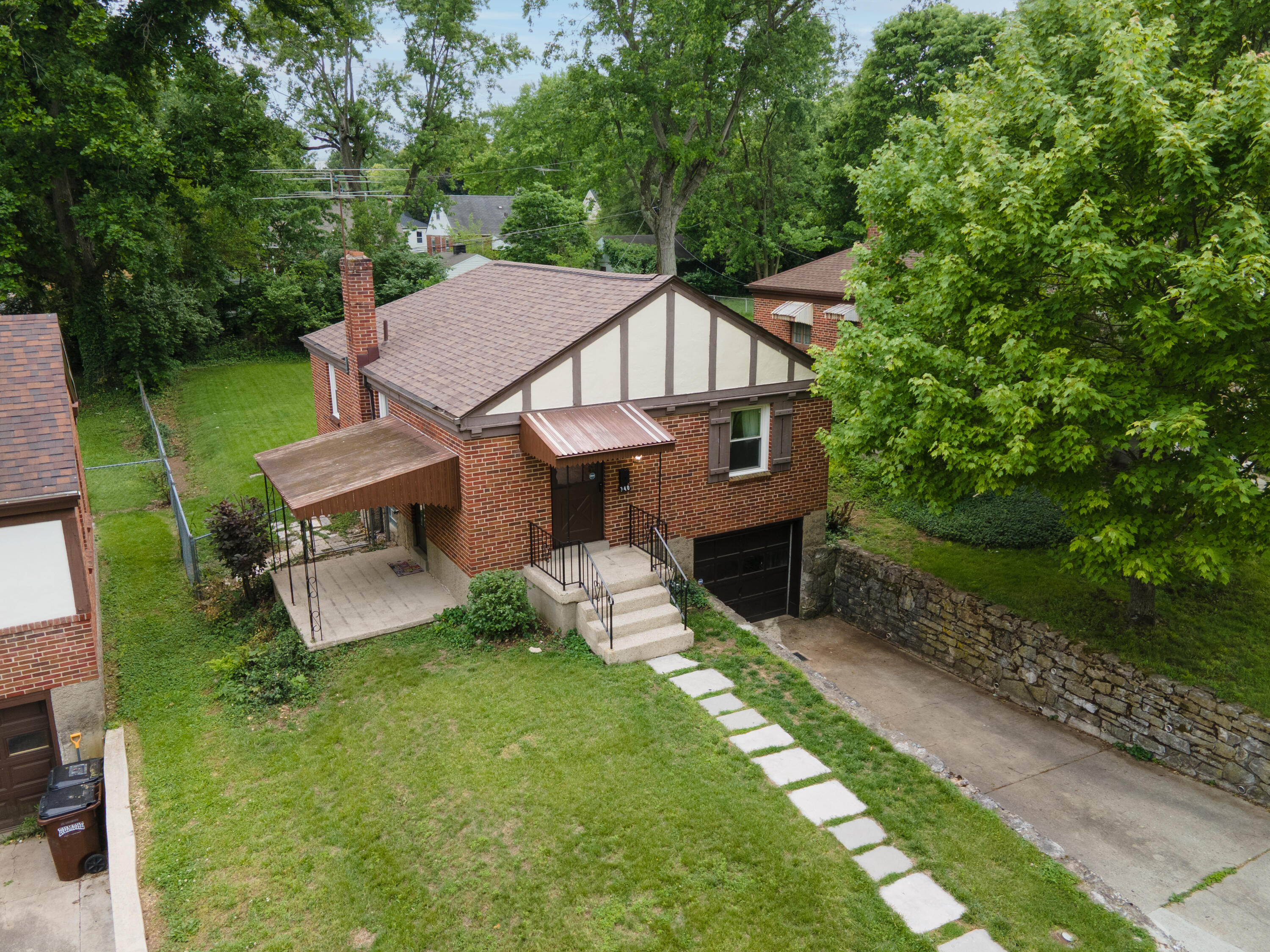 340 E Melford Avenue Property Photo 6