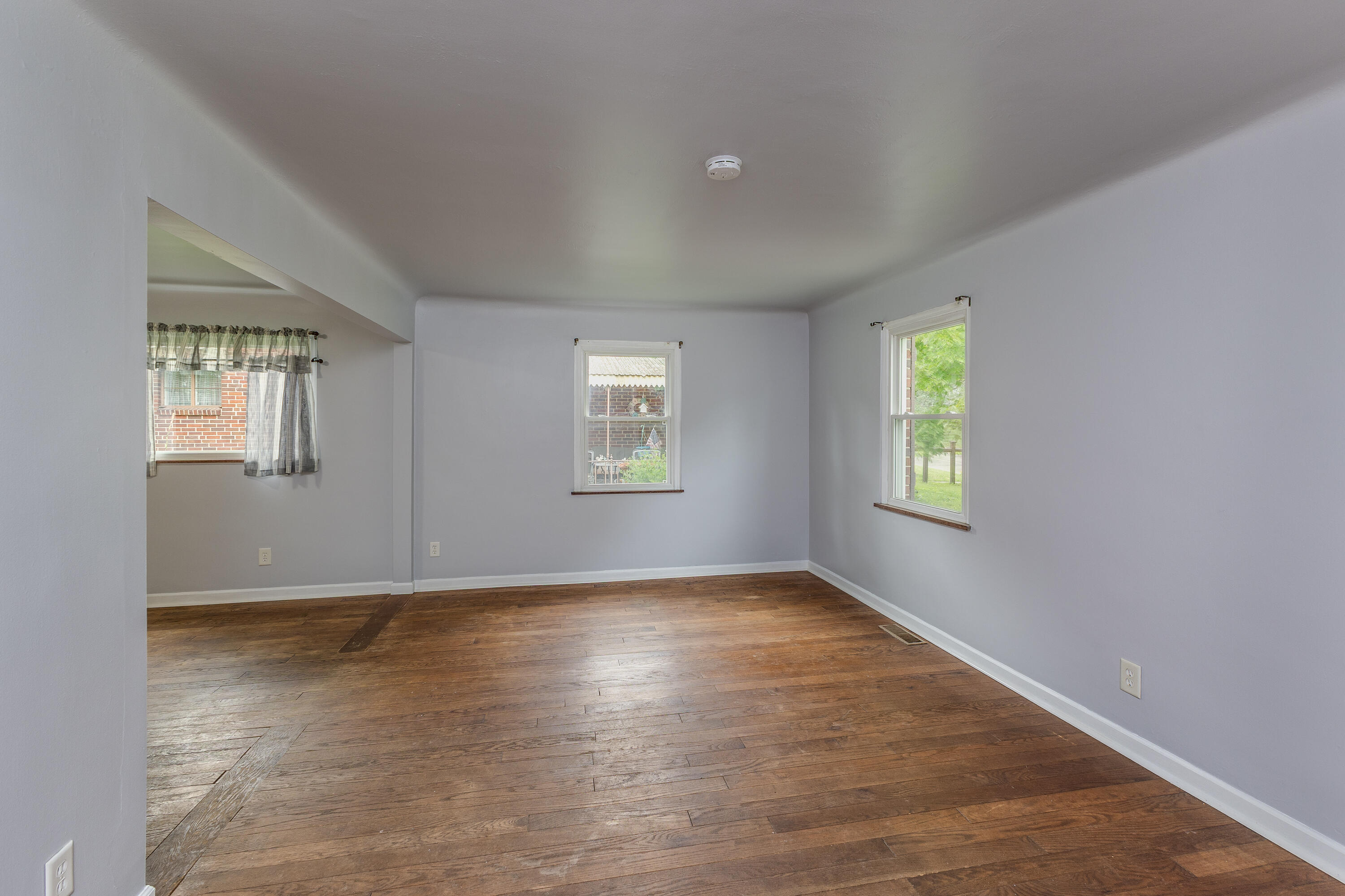 340 E Melford Avenue Property Photo 7