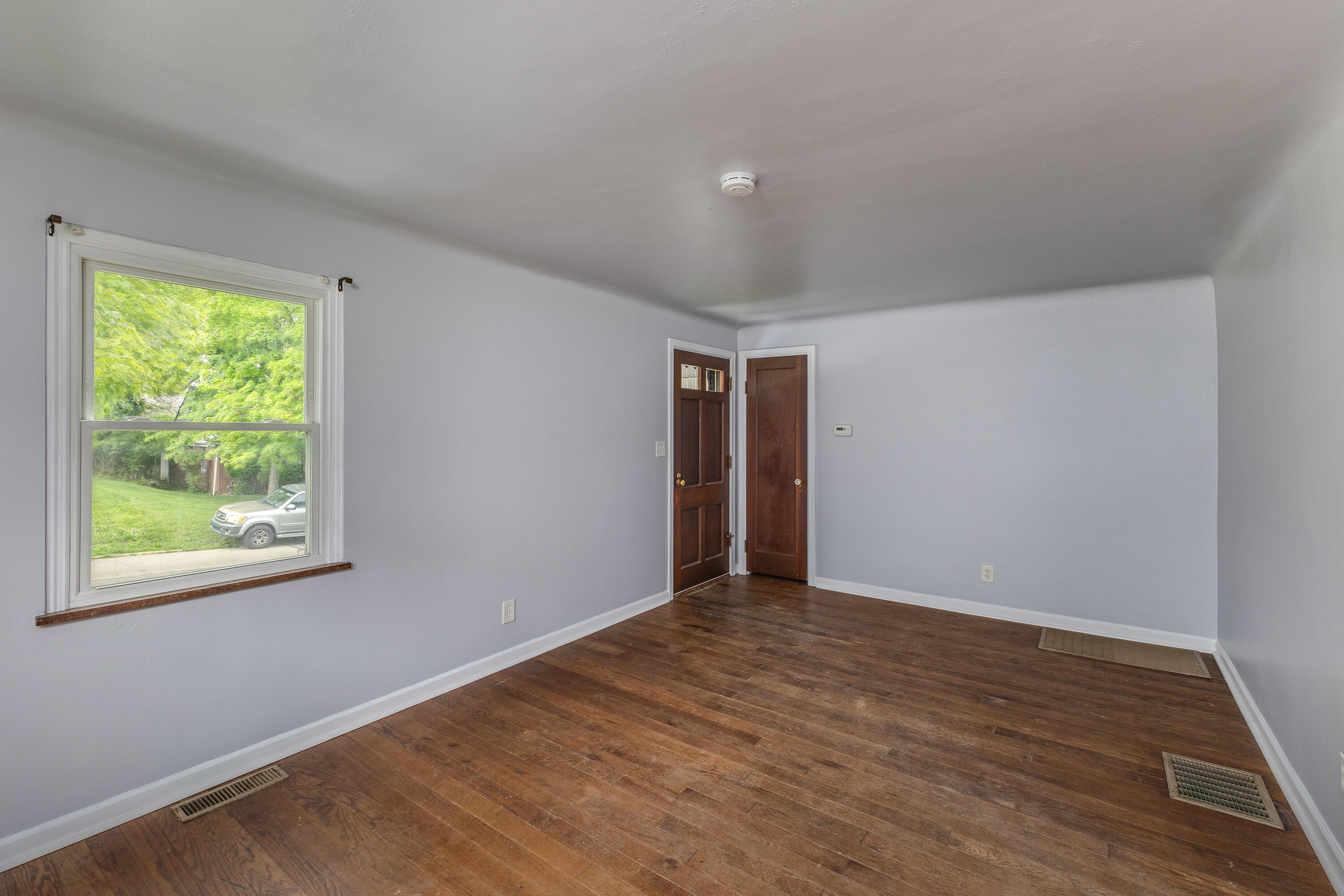 340 E Melford Avenue Property Photo 8