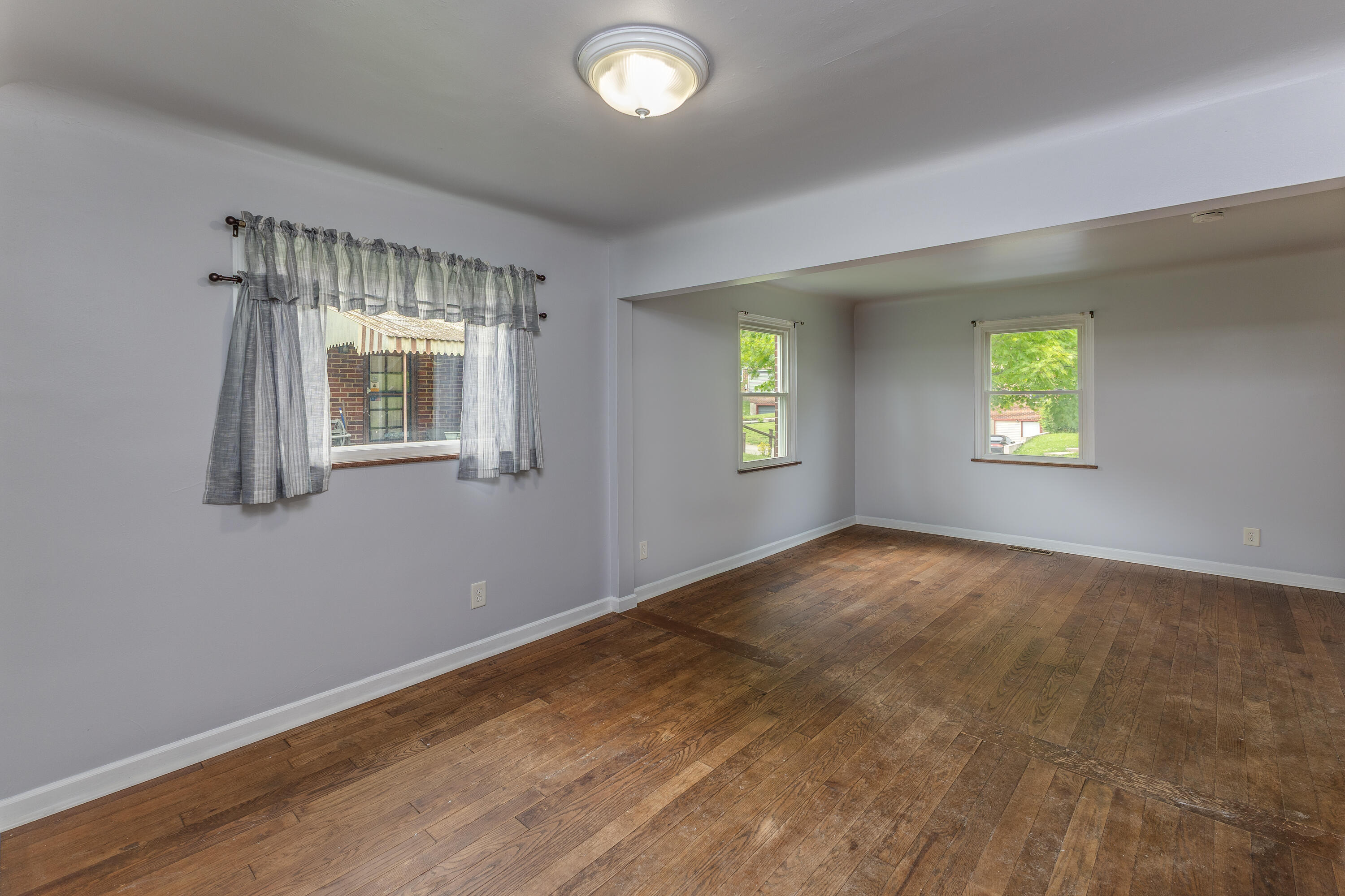 340 E Melford Avenue Property Photo 11
