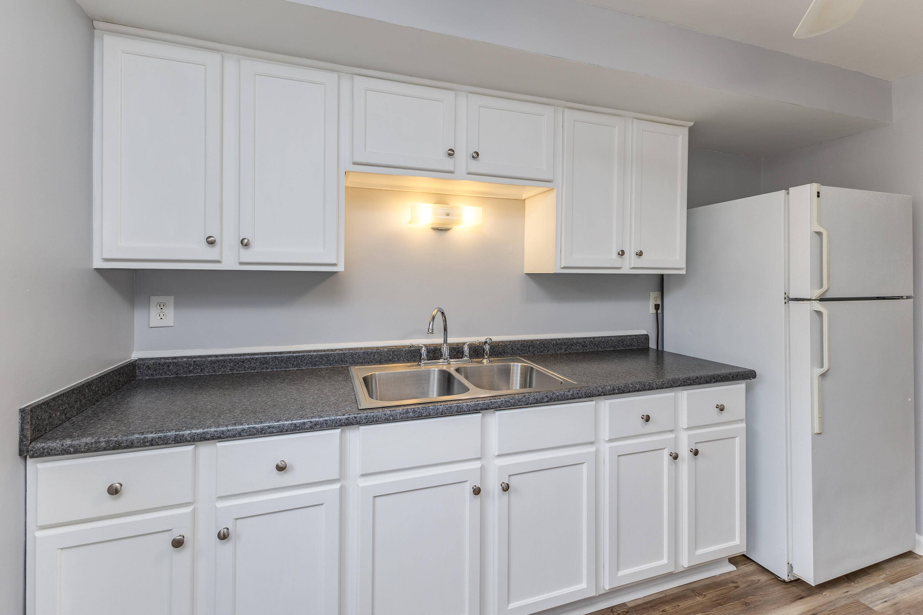 340 E Melford Avenue Property Photo 12